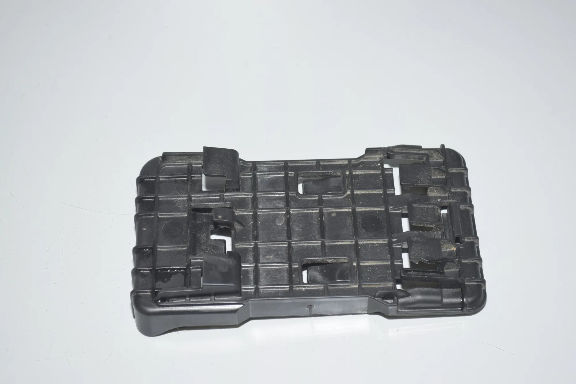 Fuse Box Holder – OEM 9380999 · BMW i3 (I01) s Electric 2021 – 4