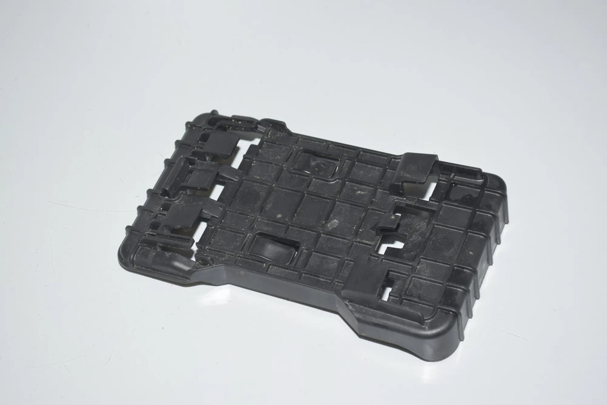 Fuse Box Holder – OEM 9380999 · BMW i3 (I01) s Electric 2021