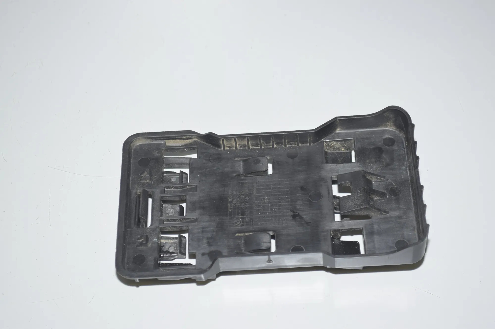 Fuse Box Holder – OEM 9380999 · BMW i3 (I01) s Electric 2021 – 2