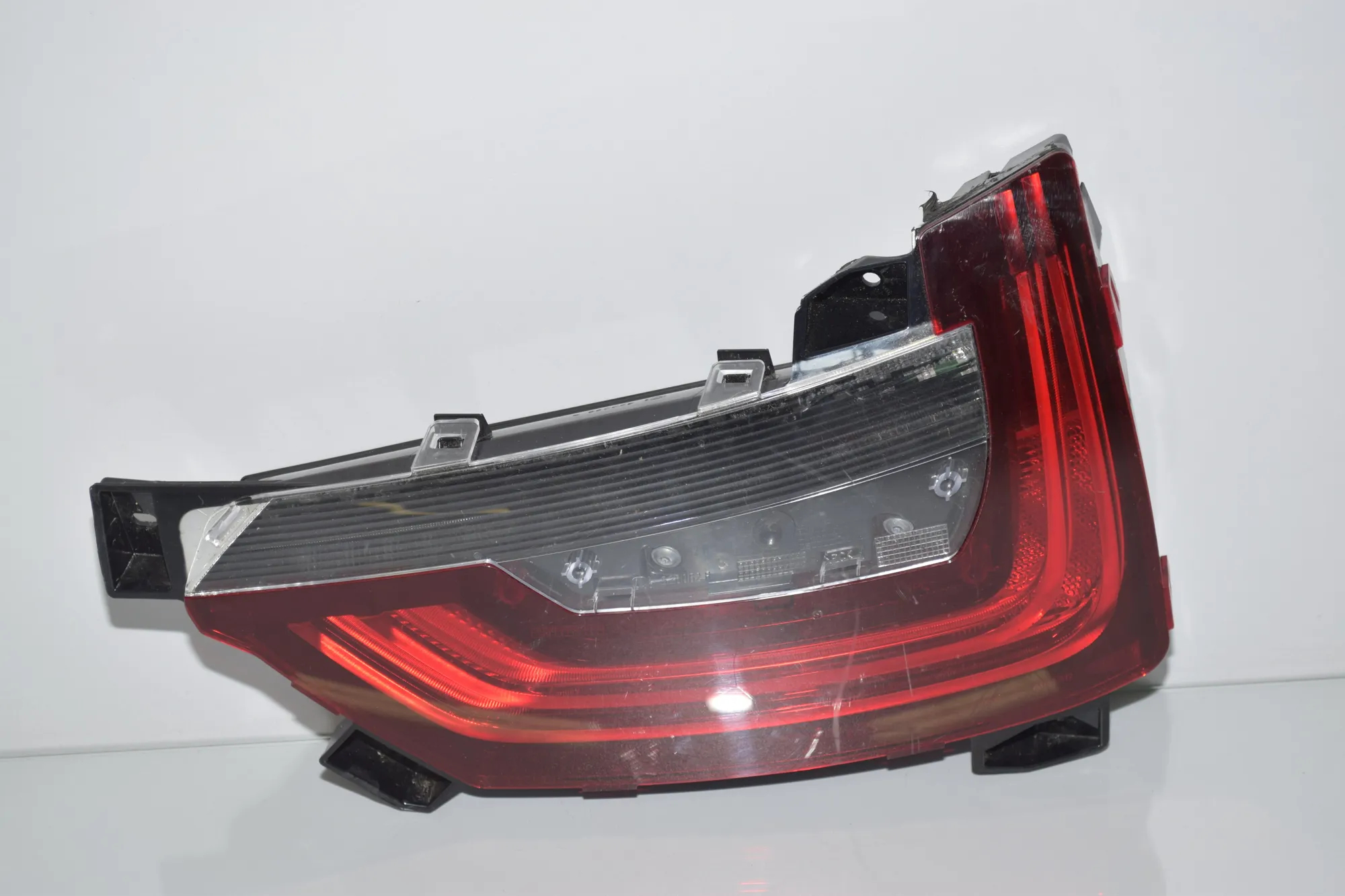 Right Side Tailgate Tail Light – OEM 7389606 · BMW i3 (I01) s Electric 2021