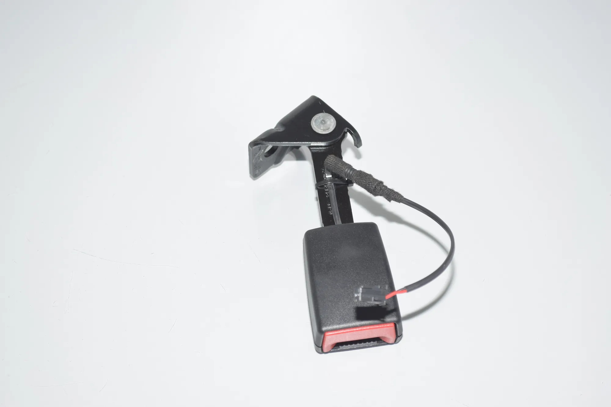 Rear Left Seat Buckle – OEM 9479515 · BMW i3 (I01) s Electric 2021 – 5