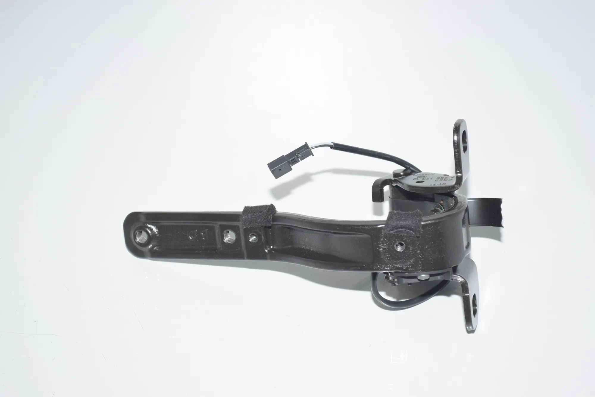 Left Side Bootlid Hinge – OEM 7296773 · BMW i3 (I01) s Electric 2021