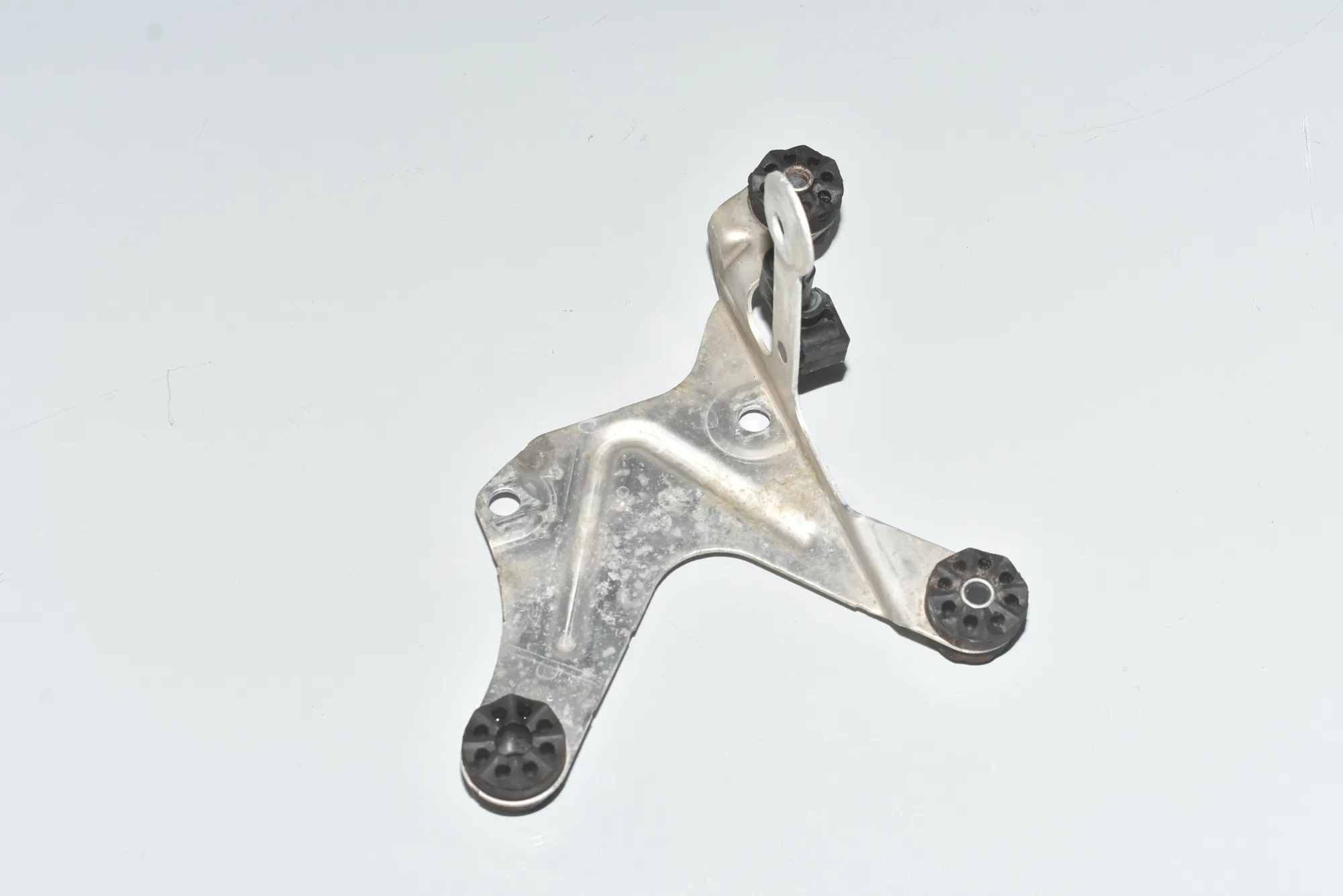 ABS Pump Holder – OEM 34516786873 · BMW 5 Touring (F11) 530 d xDrive 2011