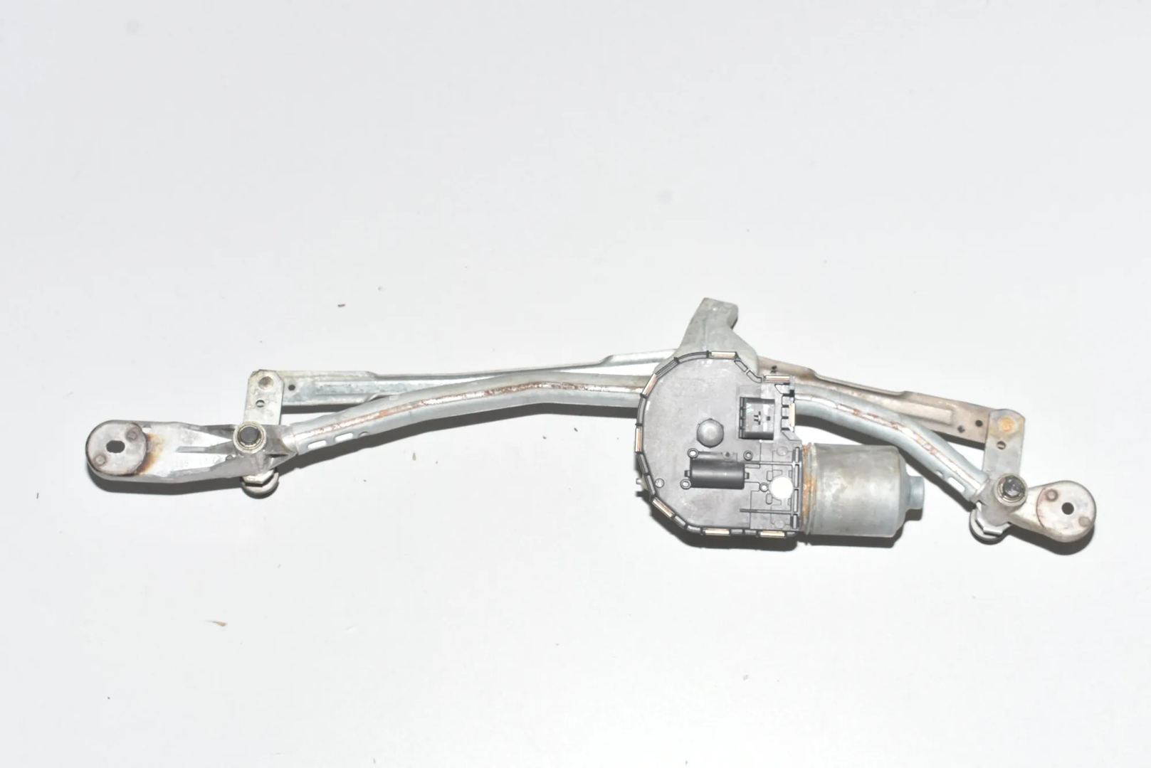 Front Windshield Wiper Mechanism – OEM 61614441879 · BMW 5 Touring (F11) 530 d xDrive 2011