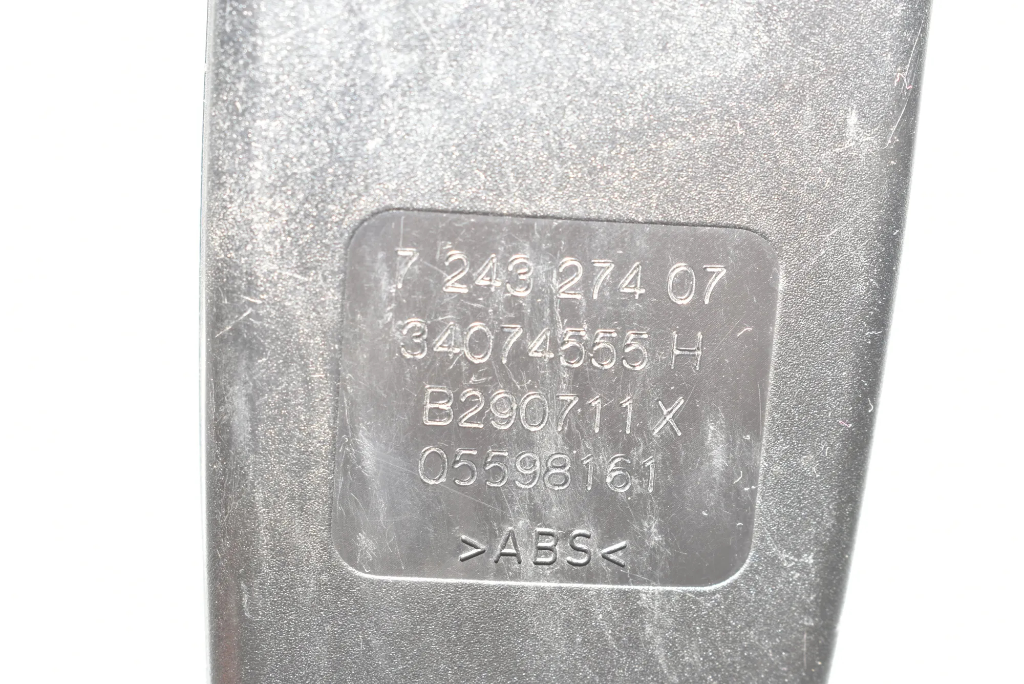 Rear Right Seat Buckle – OEM 7243274 · BMW 5 Touring (F11) 530 d xDrive 2011 – 4