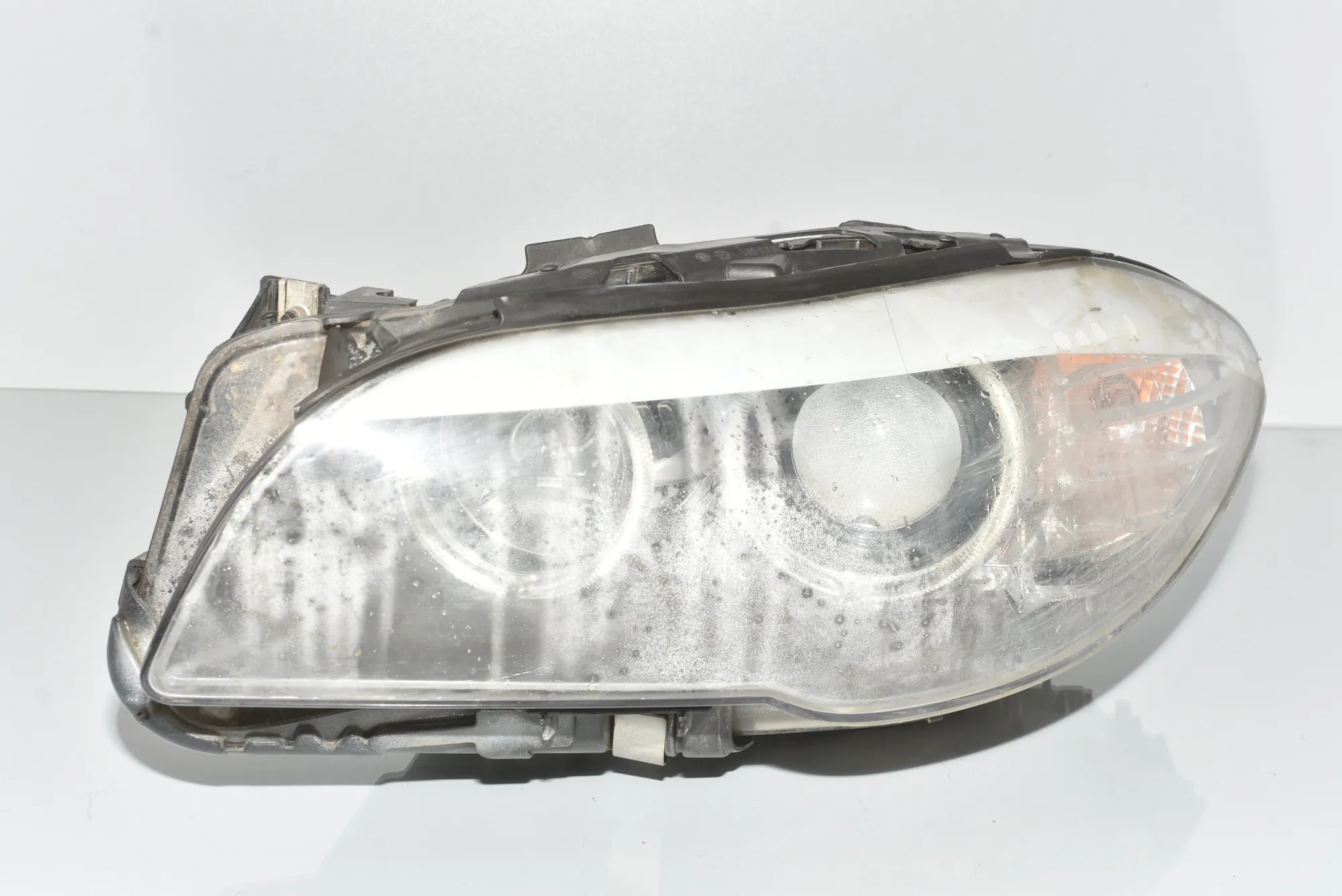 Front Left Headlight – OEM 7203239 · BMW 5 Touring (F11) 530 d xDrive 2011 – 2