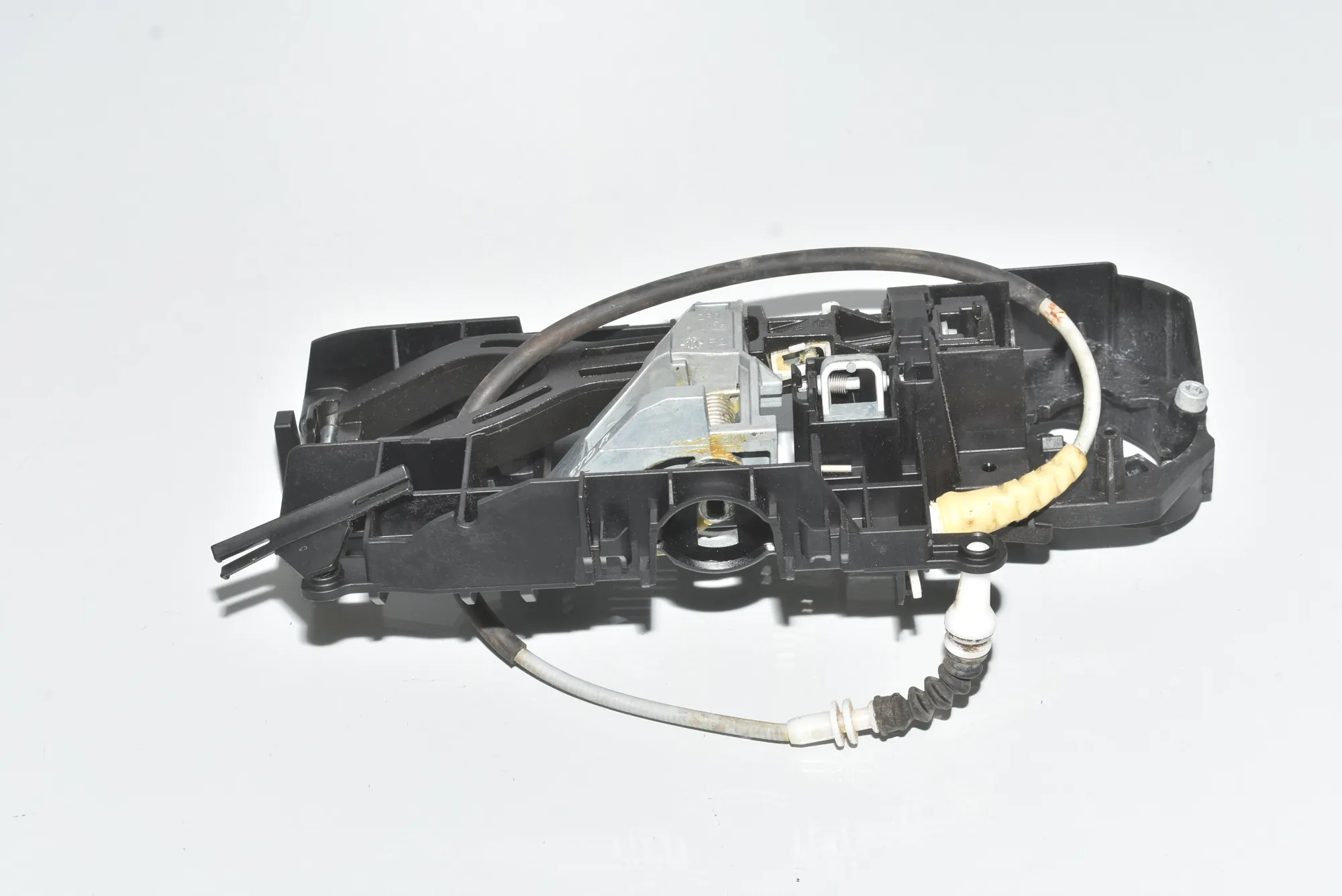 Front Right Door Interior Handle Frame – OEM 7300324 · BMW 5 Touring (F11) 530 d xDrive 2011 – 3