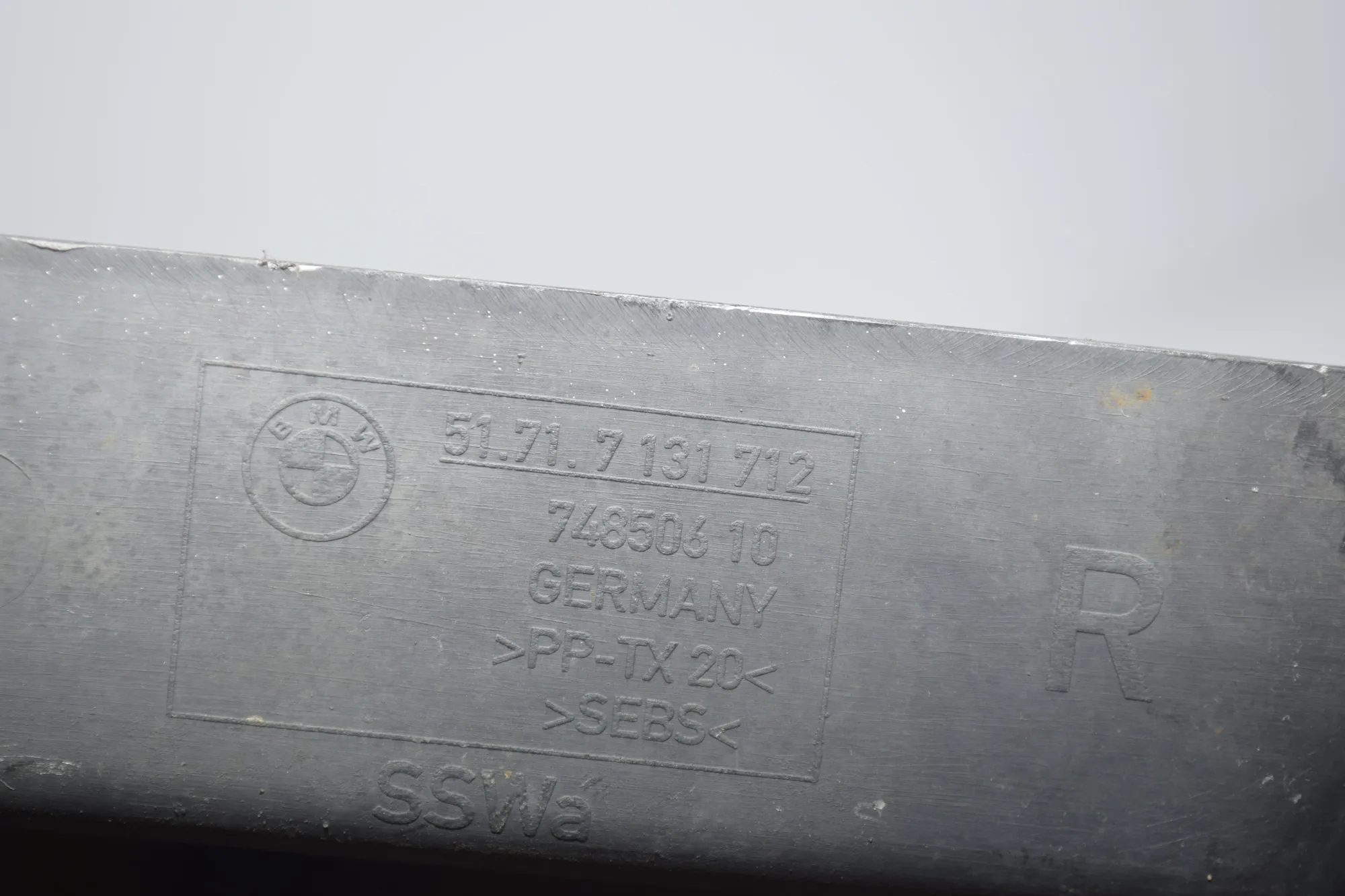 Control Arm Cover – OEM 7131712 · BMW 3 (E90) 325 d 2010 – 5
