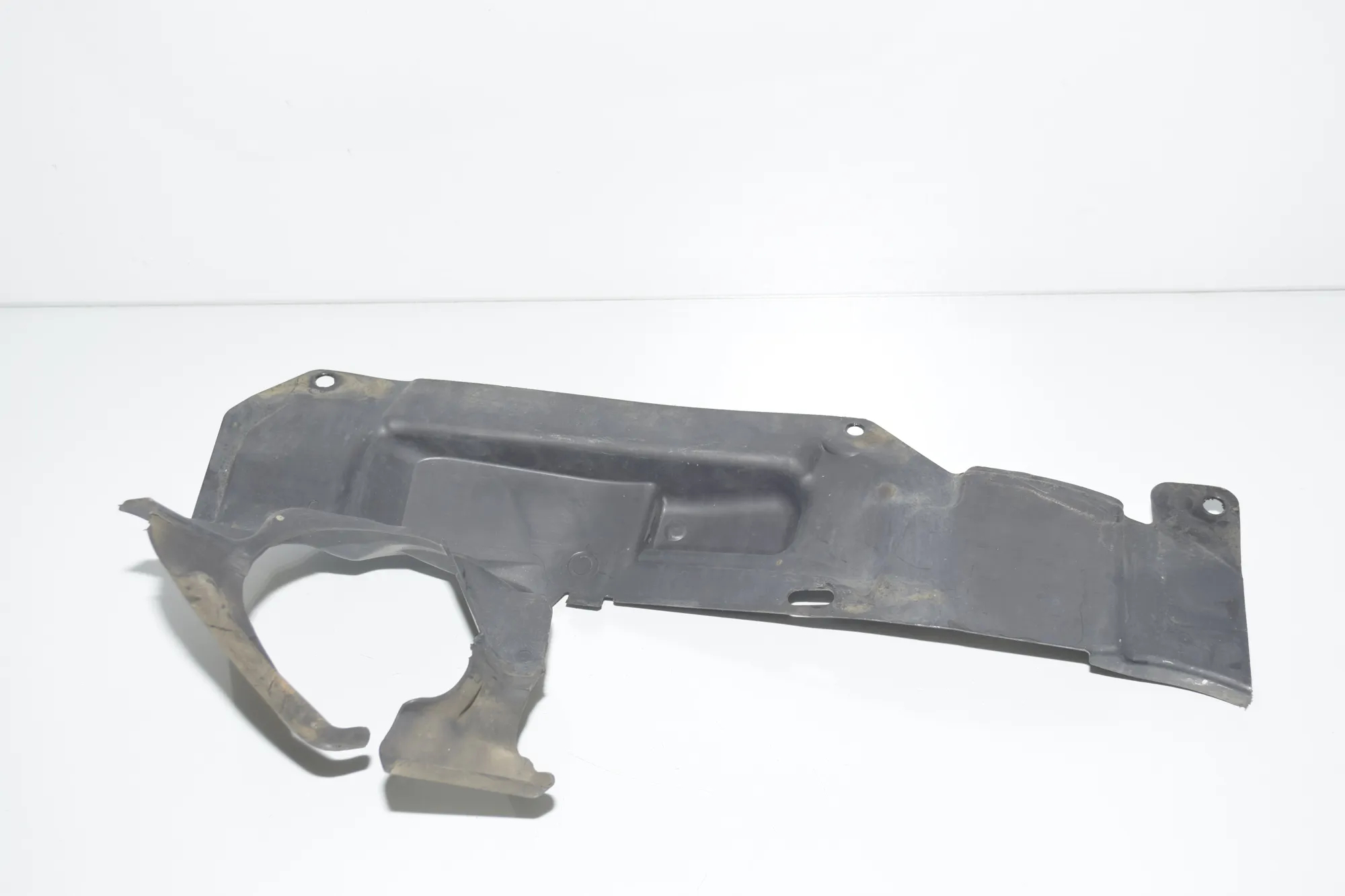 Control Arm Cover – OEM 7131712 · BMW 3 (E90) 325 d 2010 – 2