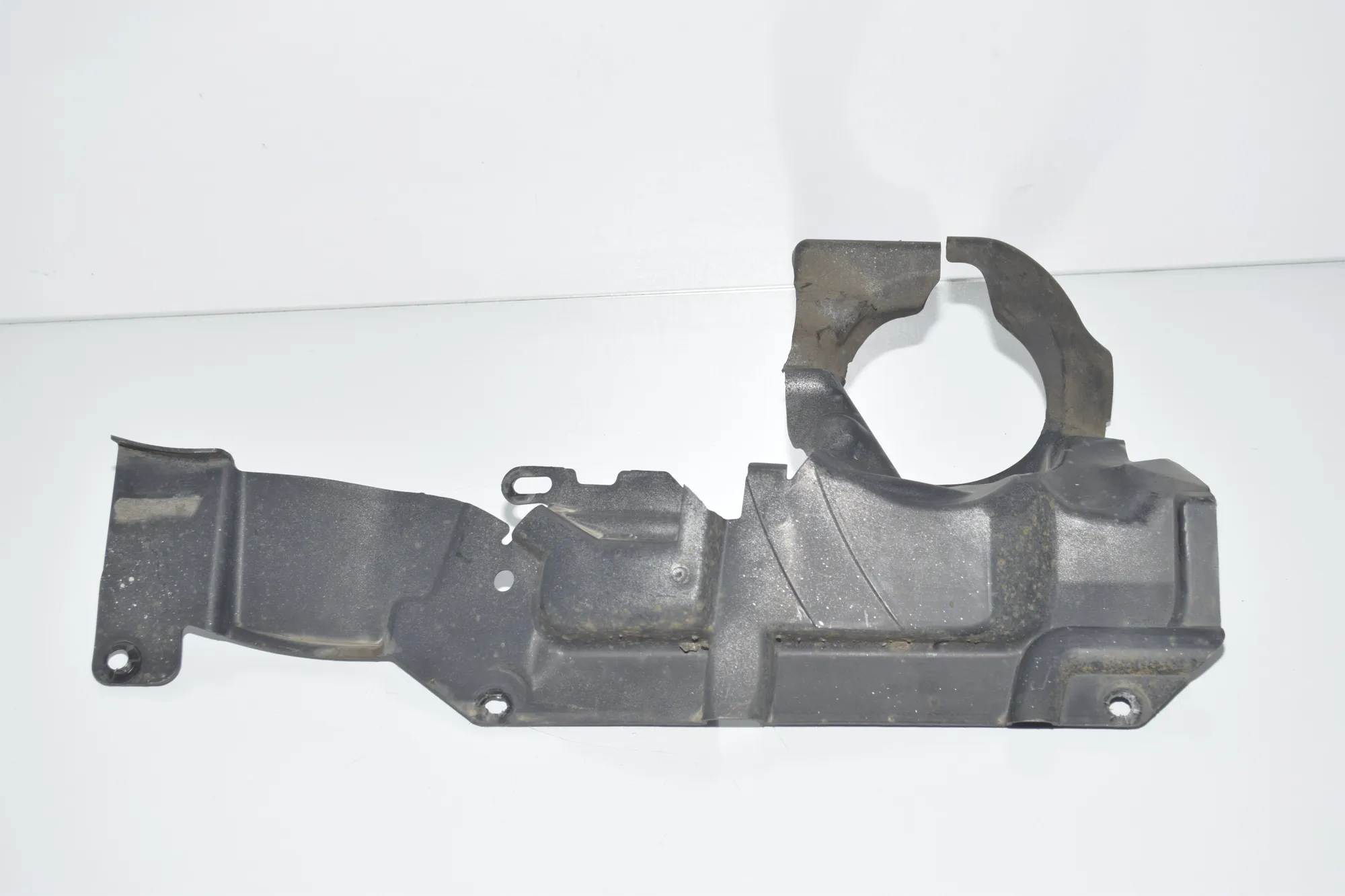 Control Arm Cover – OEM 7131711 · BMW 3 (E90) 325 d 2010 – 2
