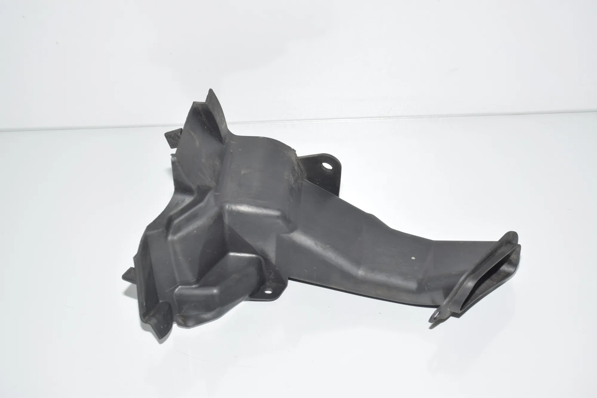 Air Intake Duct Part – OEM 6925978 · BMW 3 (E90) 325 d 2010 – 4