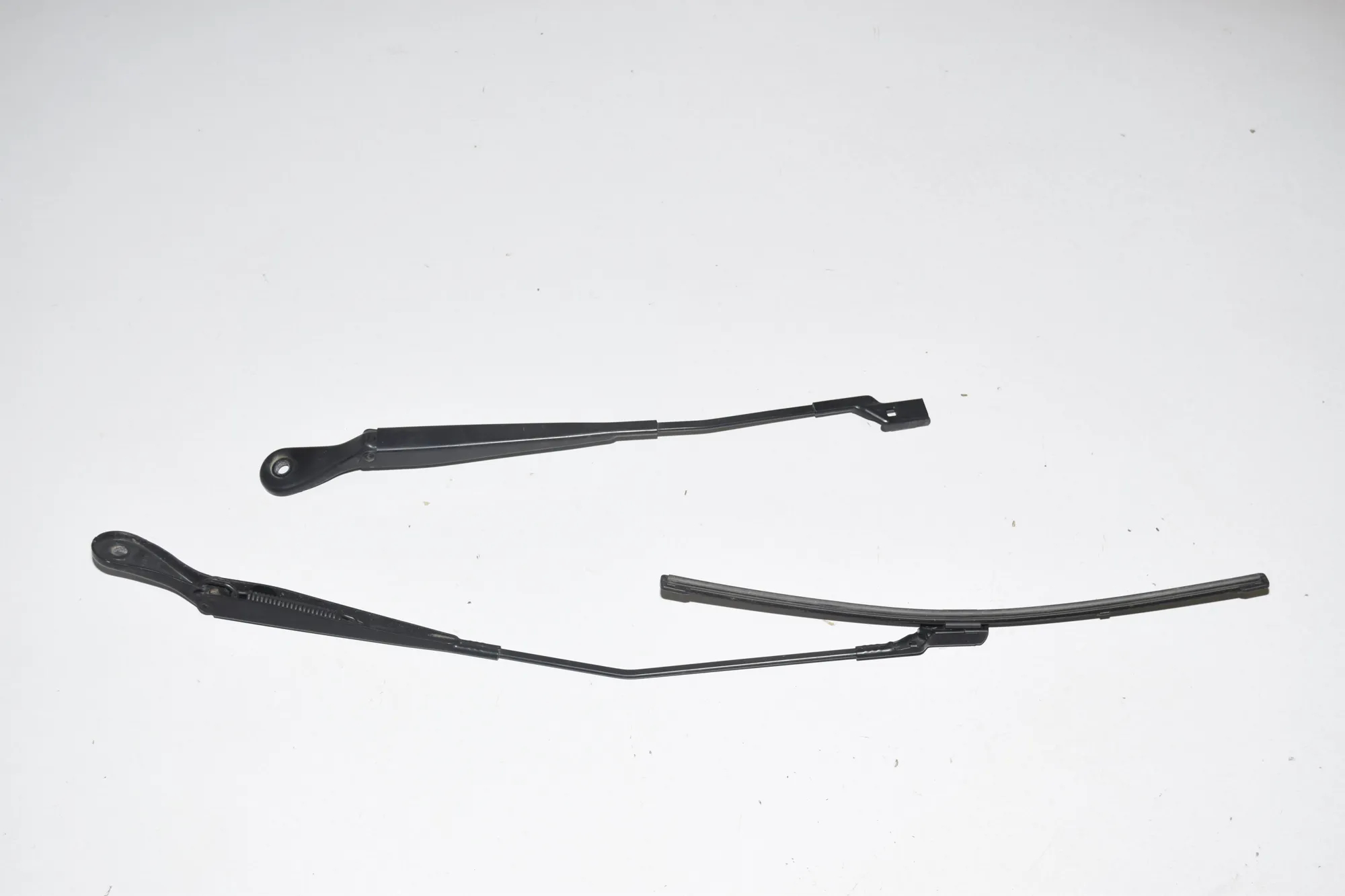 Front Wiper Arms – OEM 7335963 · BMW 2 Gran Tourer (F46) 218 d xDrive 2017 – 4
