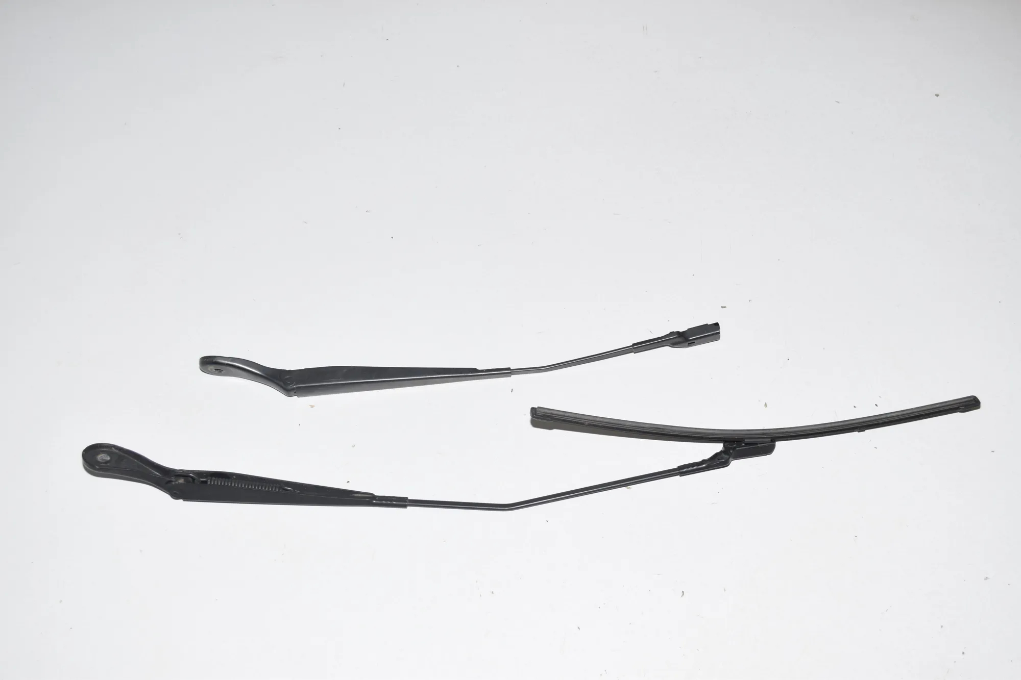 Front Wiper Arms – OEM 7335963 · BMW 2 Gran Tourer (F46) 218 d xDrive 2017 – 2