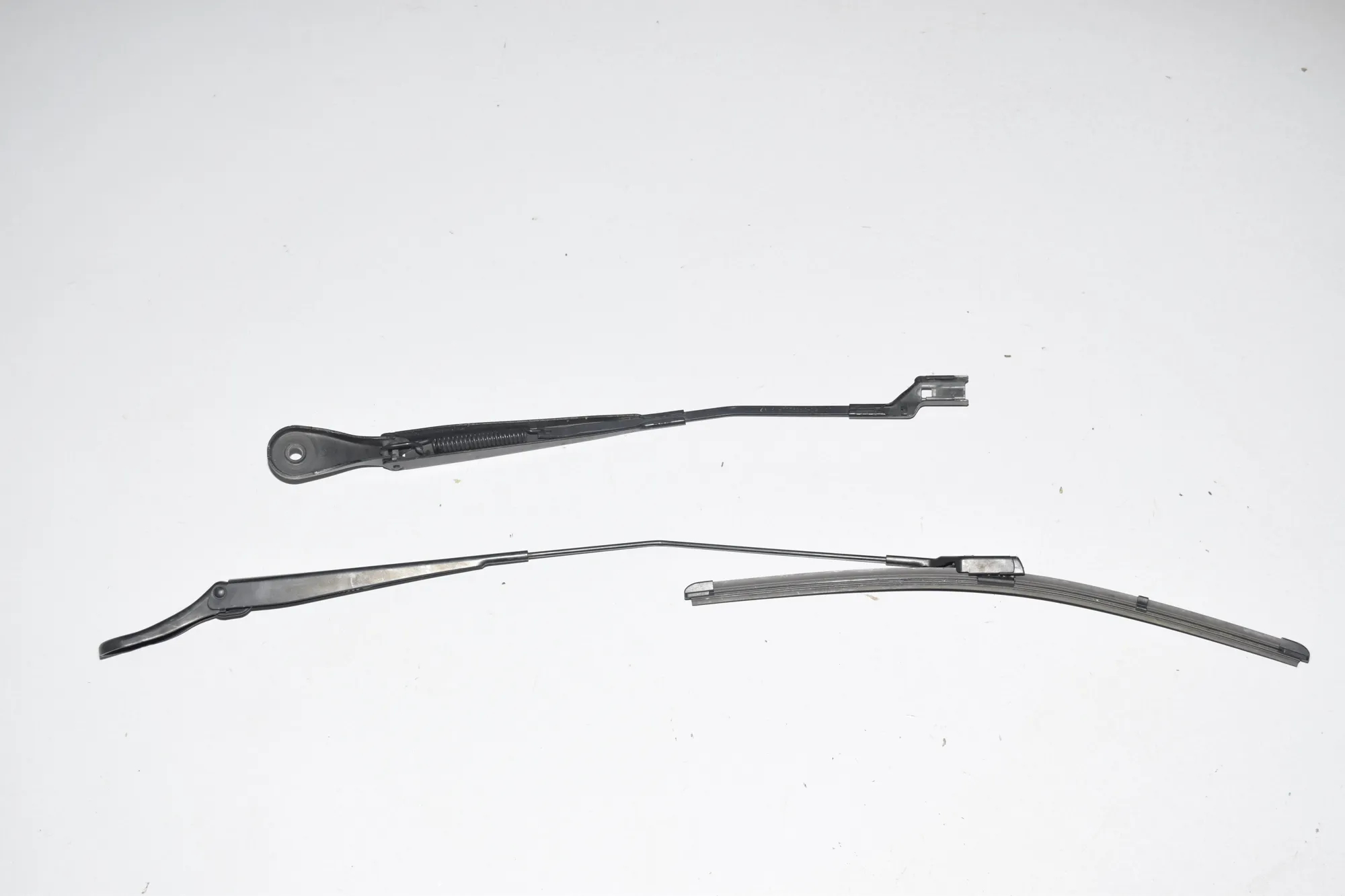 Front Wiper Arms – OEM 7335963 · BMW 2 Gran Tourer (F46) 218 d xDrive 2017