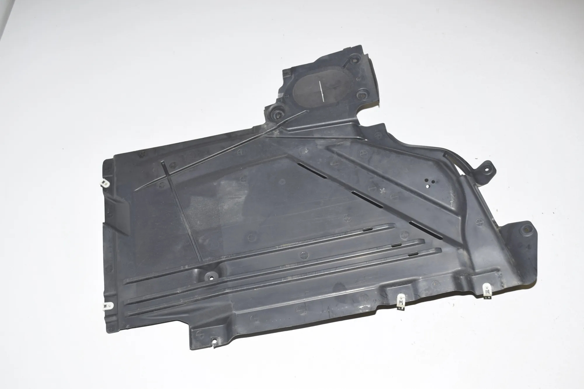 Rear Left Underbody Cover – OEM 7290807 · BMW 2 Gran Tourer (F46) 218 d xDrive 2017
