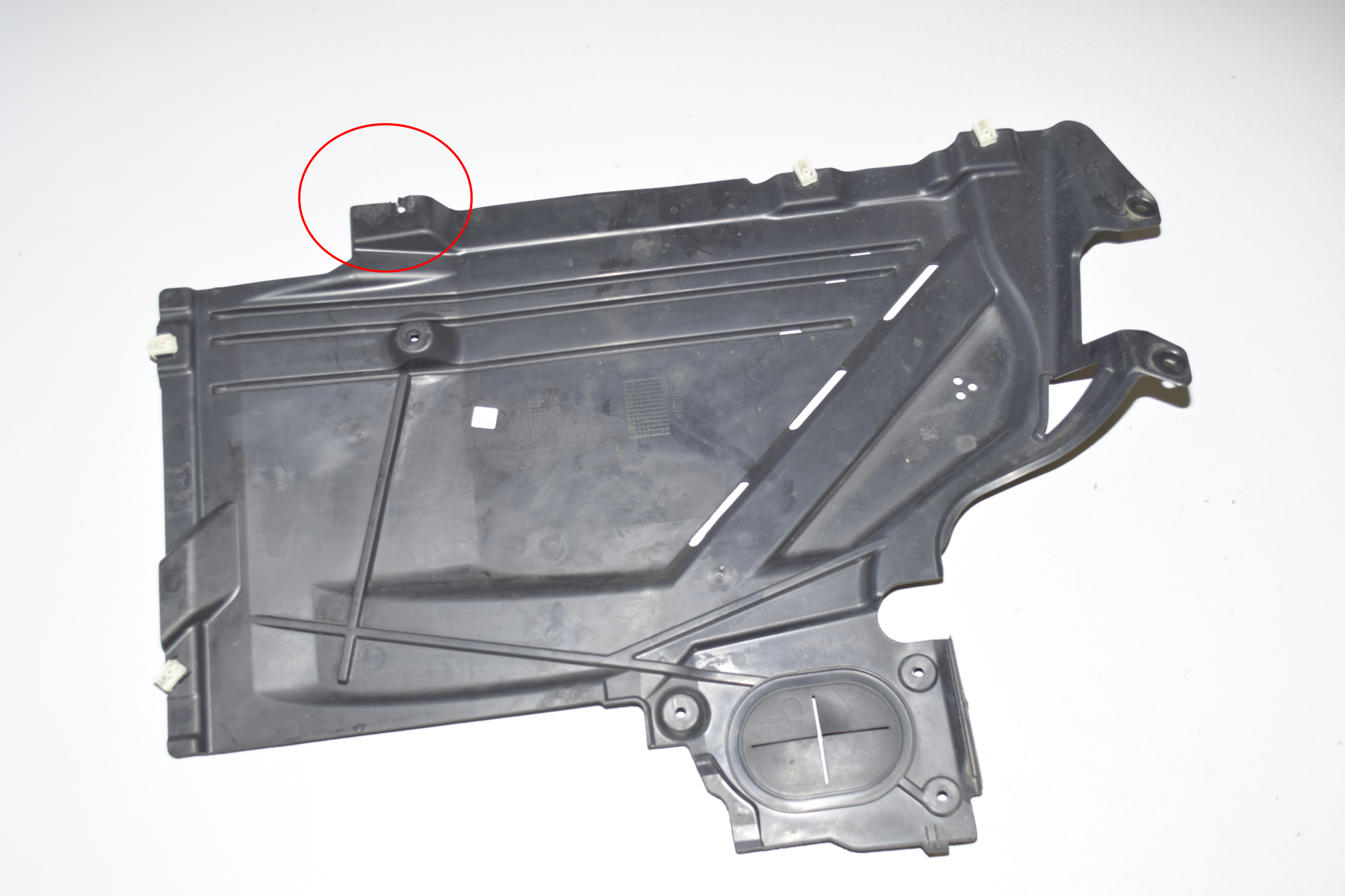 Rear Left Underbody Cover – OEM 7290807 · BMW 2 Gran Tourer (F46) 218 d xDrive 2017 – 3