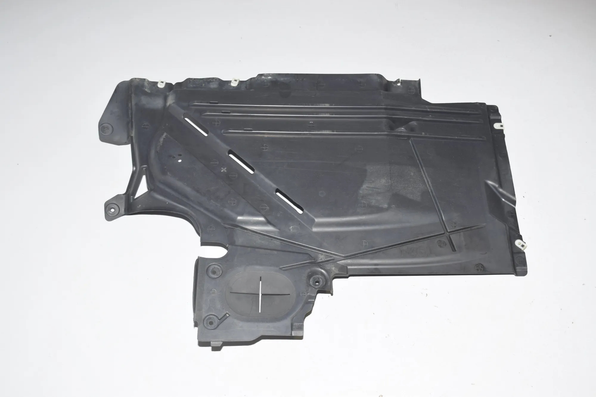 Rear Left Underbody Cover – OEM 7290807 · BMW 2 Gran Tourer (F46) 218 d xDrive 2017 – 2