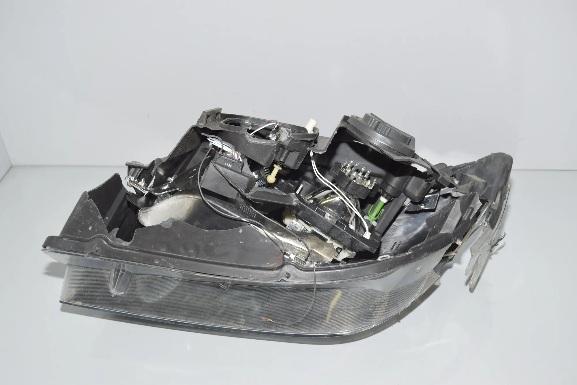 Front Right Headlight – OEM 63112993492 · BMW X1 (E84) xDrive 28 i 2011 – 5