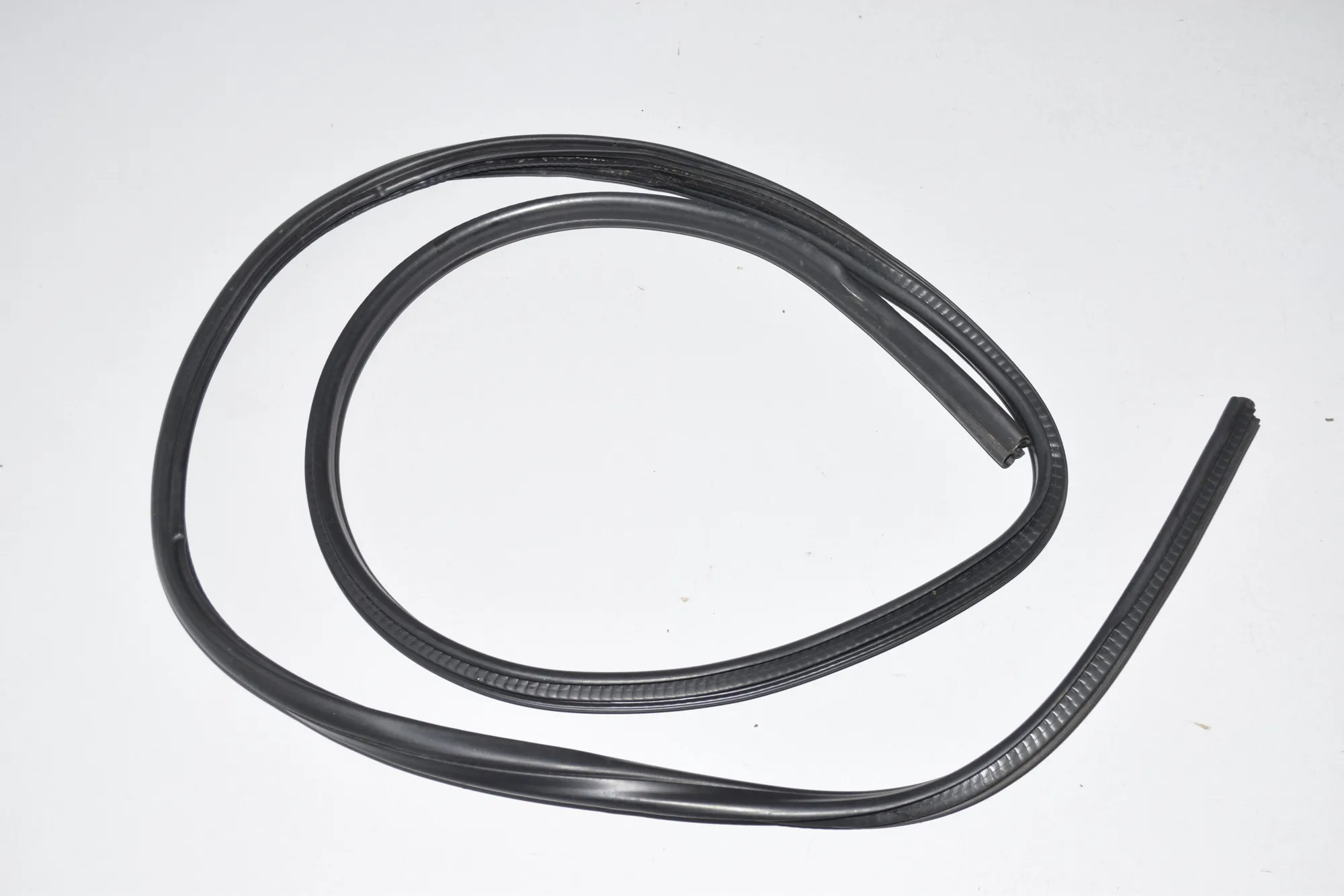 Rear Right Door Seal Rubber – OEM 2990835 · BMW X1 (E84) xDrive 28 i 2011