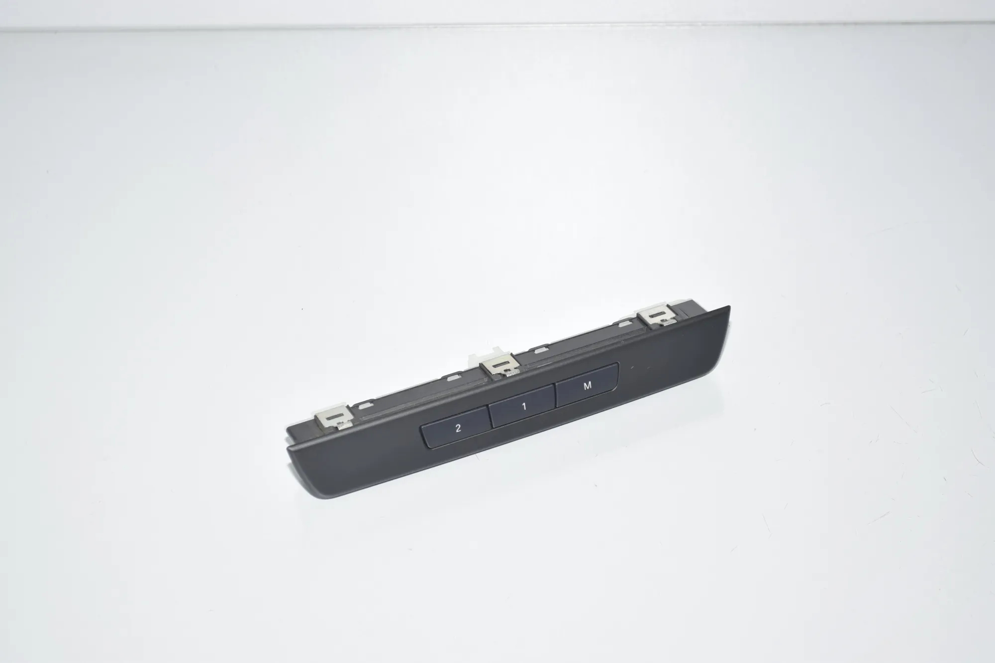 Right Seat Control Buttons – OEM 9215748 · BMW 7 (F01, F02) 750 d xDrive 2013