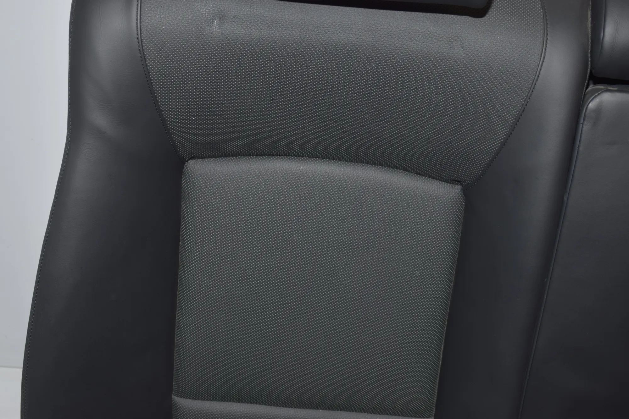 Rear Seat – OEM 7344842 · BMW 7 (F01, F02) 750 d xDrive 2013 – 5