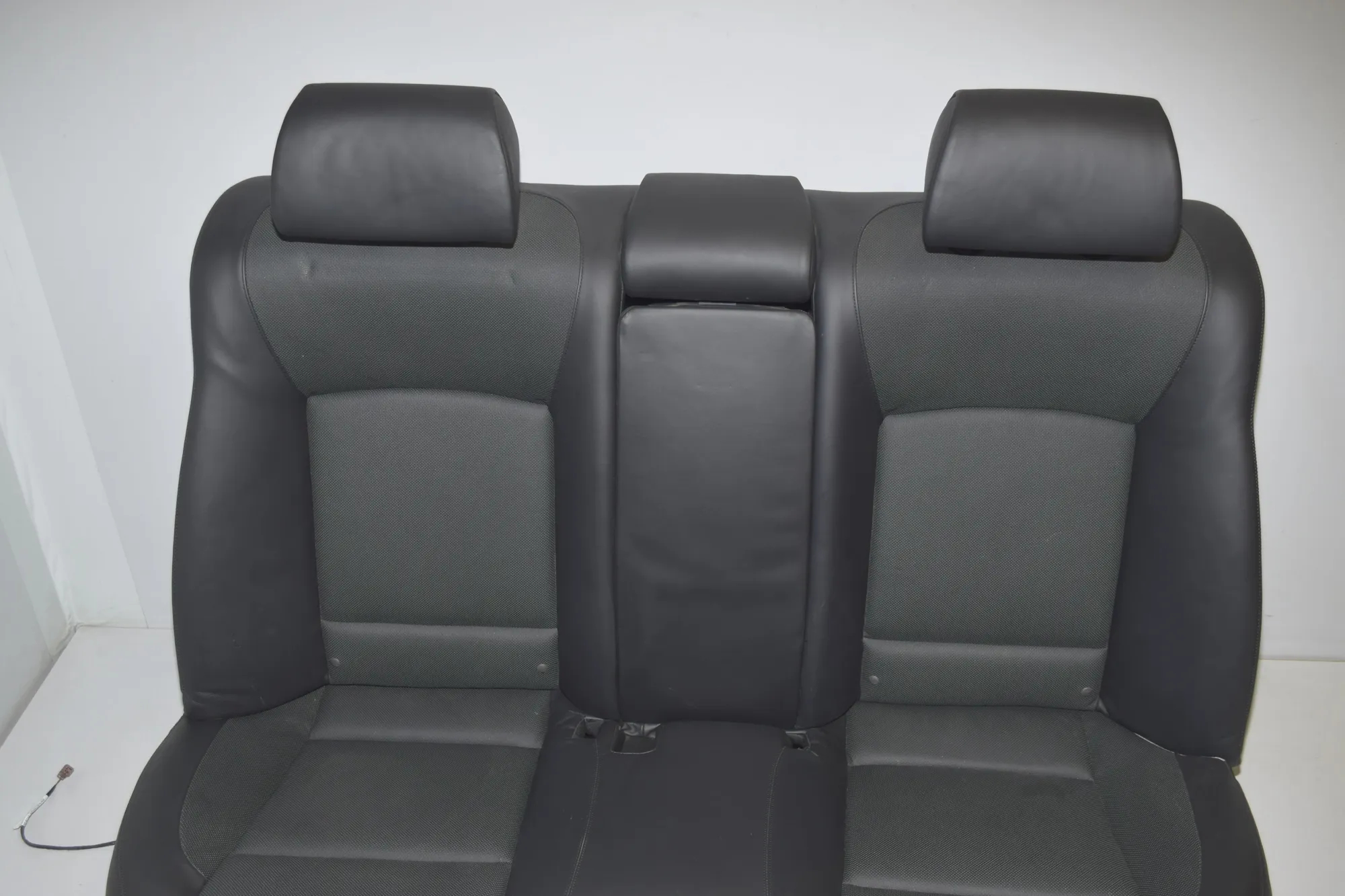 Rear Seat – OEM 7344842 · BMW 7 (F01, F02) 750 d xDrive 2013 – 3