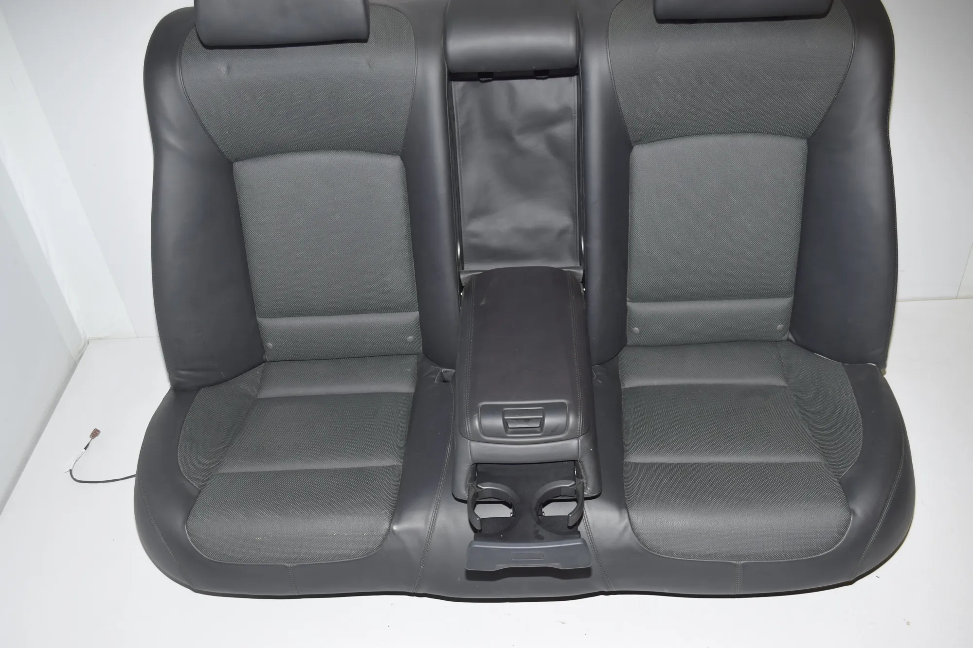 Rear Seat – OEM 7344842 · BMW 7 (F01, F02) 750 d xDrive 2013 – 4