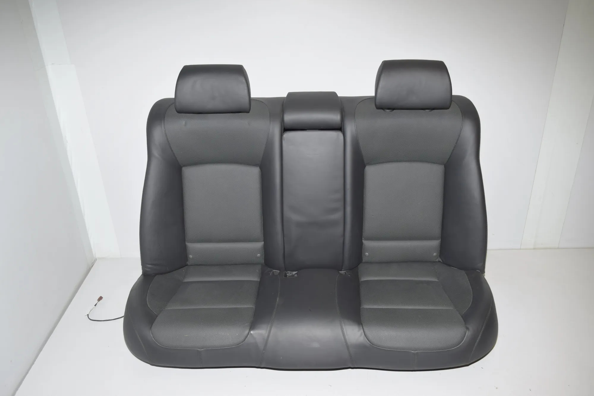 Rear Seat – OEM 7344842 · BMW 7 (F01, F02) 750 d xDrive 2013