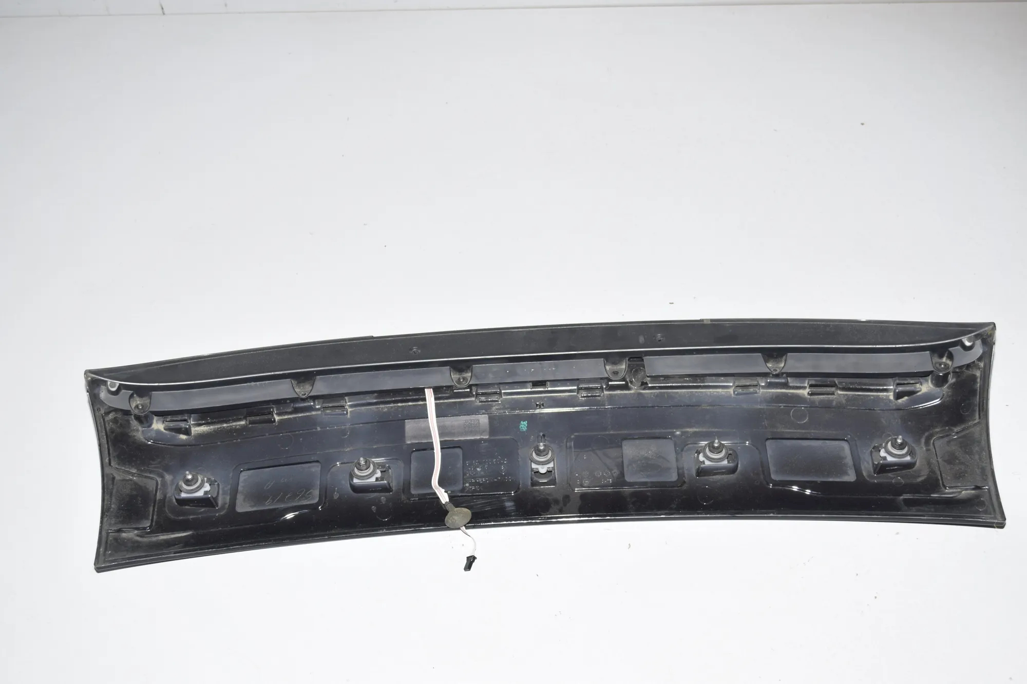 Tailgate Bootlid Spoiler – OEM 7305042 · BMW i3 (I01) BMW i3 (I01) Electric 2019 – 3