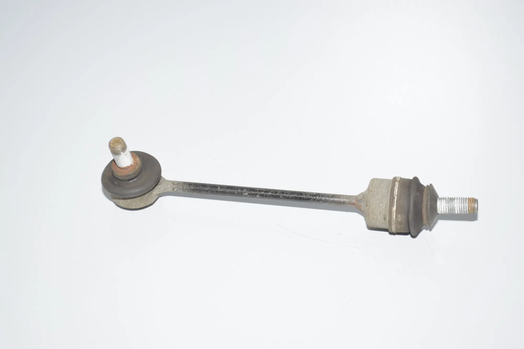Rear Left Stabilizer Link – OEM 33506781539 · BMW 7 (E65, E66, E67) BMW 7 (E65, E66, E67) 745 d 2005