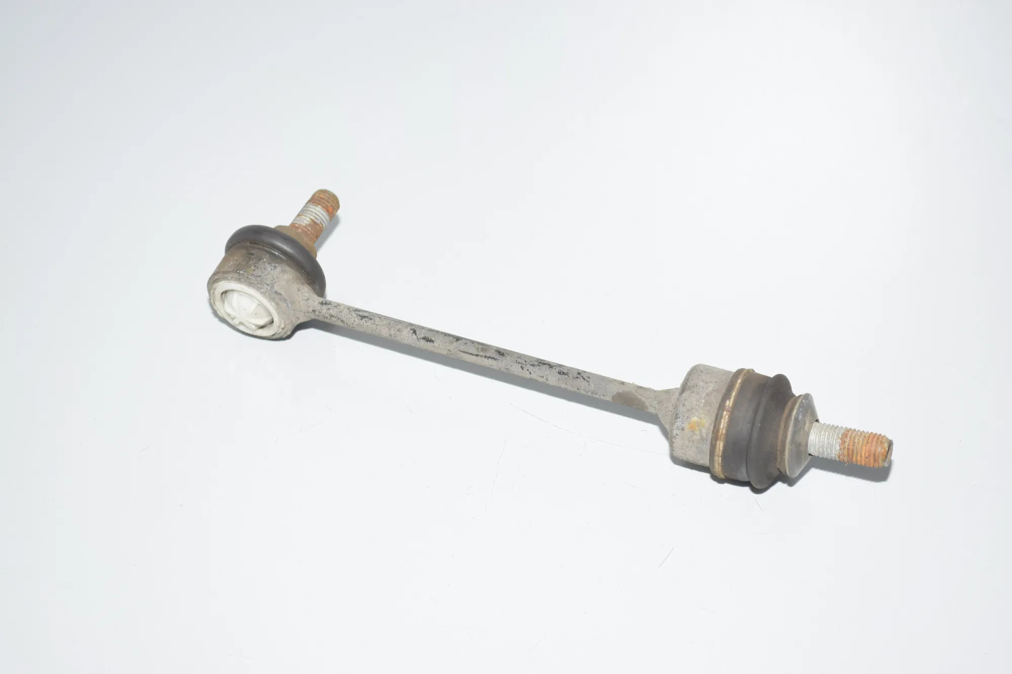 Rear Left Stabilizer Link – OEM 33506781539 · BMW 7 (E65, E66, E67) BMW 7 (E65, E66, E67) 750 i 2008 – 4