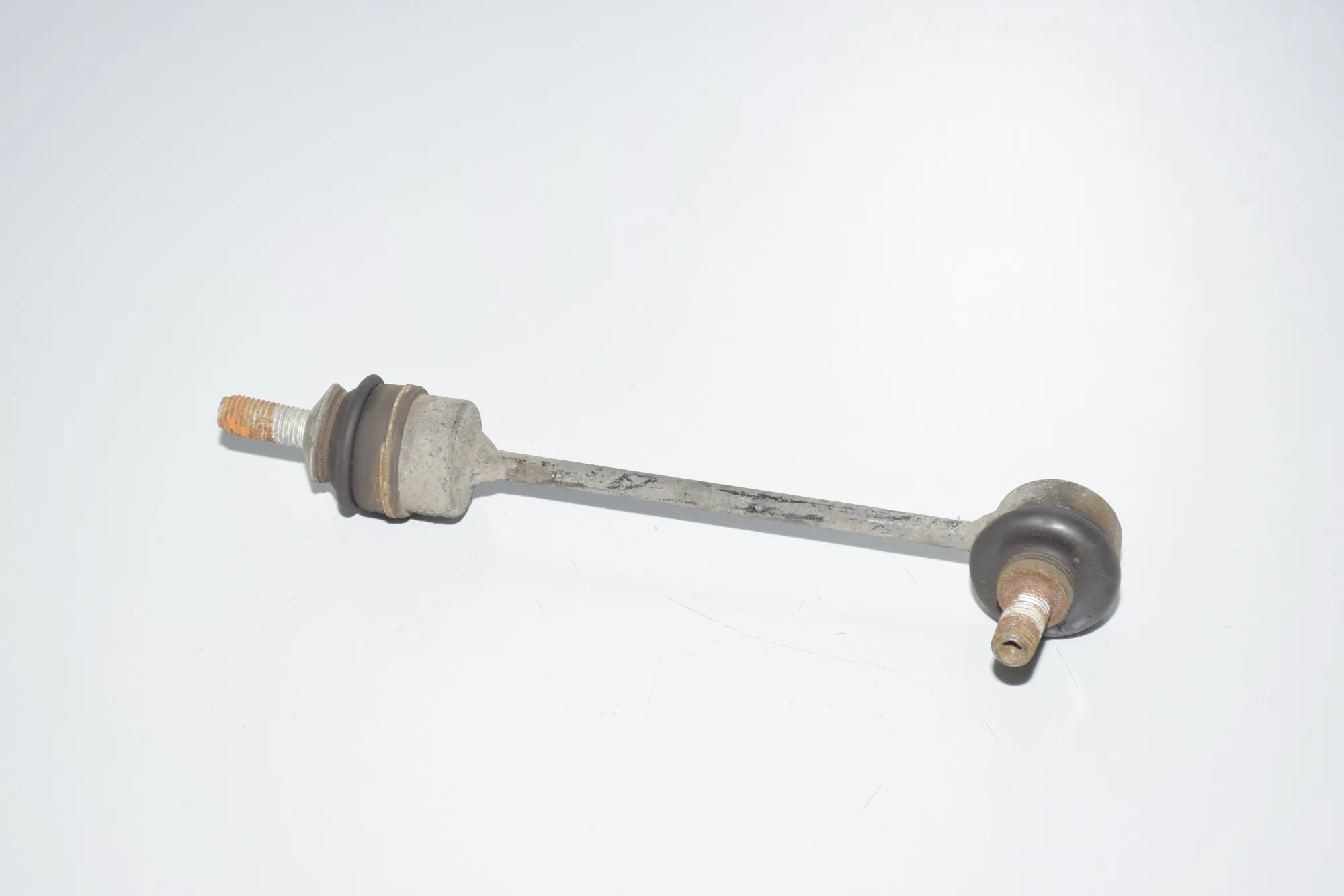 Rear Left Stabilizer Link – OEM 33506781539 · BMW 7 (E65, E66, E67) BMW 7 (E65, E66, E67) 750 i 2008 – 3