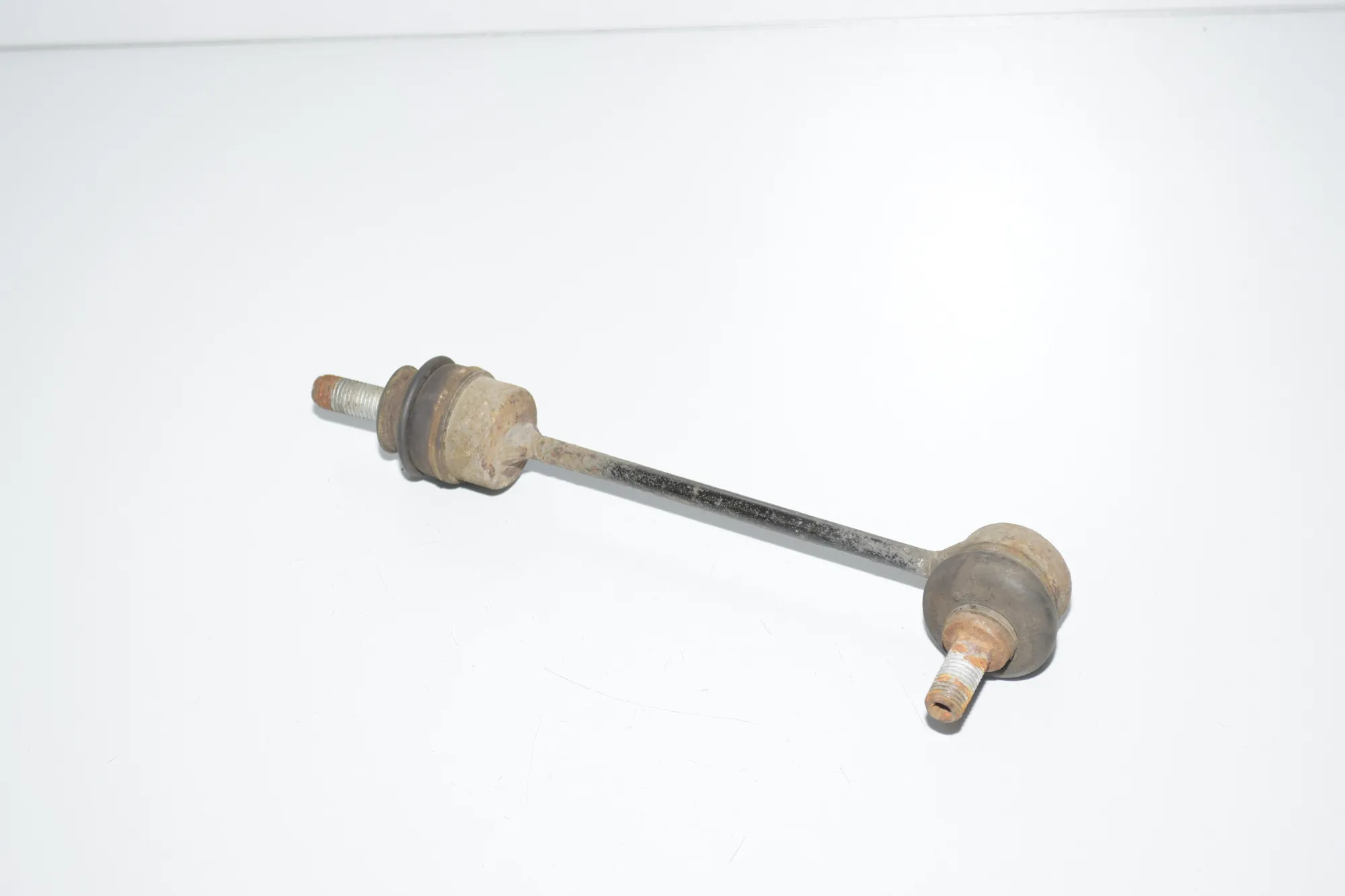 Rear Left Stabilizer Link – OEM 33506781539 · BMW 7 (E65, E66, E67) BMW 7 (E65, E66, E67) 730 d 2007 – 4