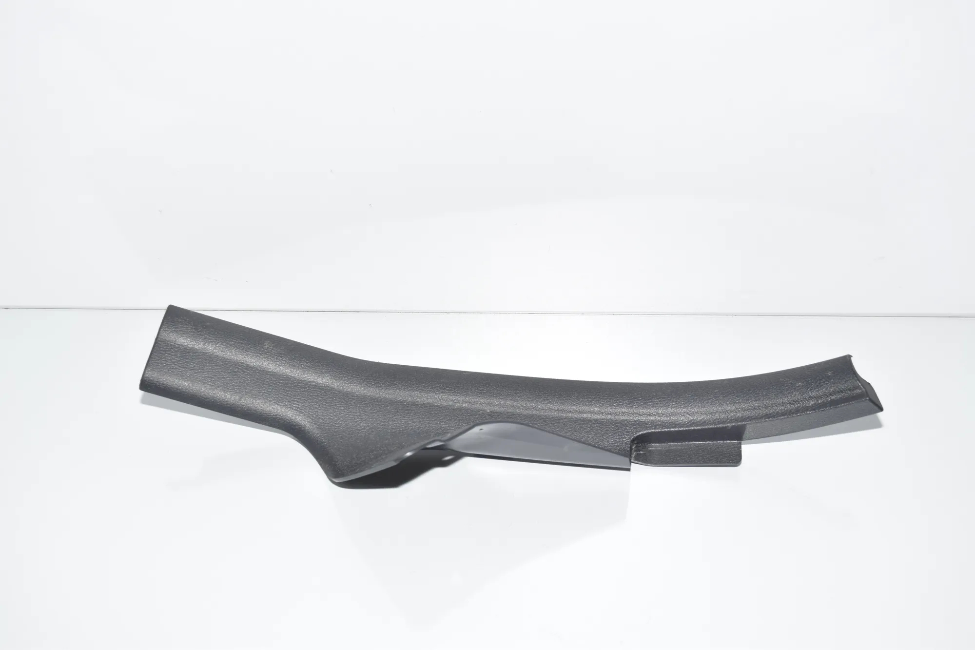 Rear Left Interior Step Trim – OEM 2990761 · BMW X1 (E84) xDrive 28 i 2011 – 2