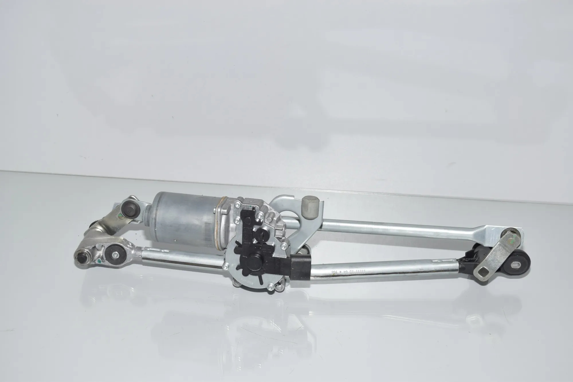 Front Windshield Wiper Mechanism – OEM 2990025 · BMW X1 (E84) xDrive 28 i 2011 – 2