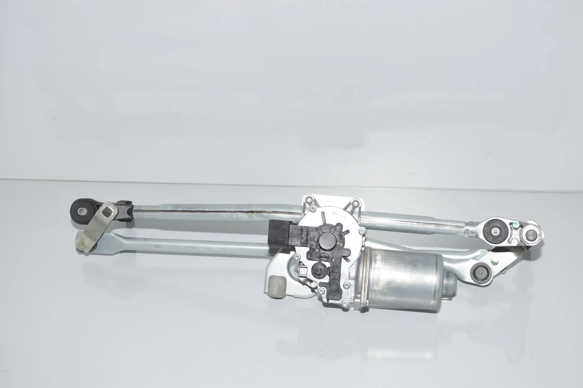 Front Windshield Wiper Mechanism – OEM 2990025 · BMW X1 (E84) xDrive 28 i 2011 – 4