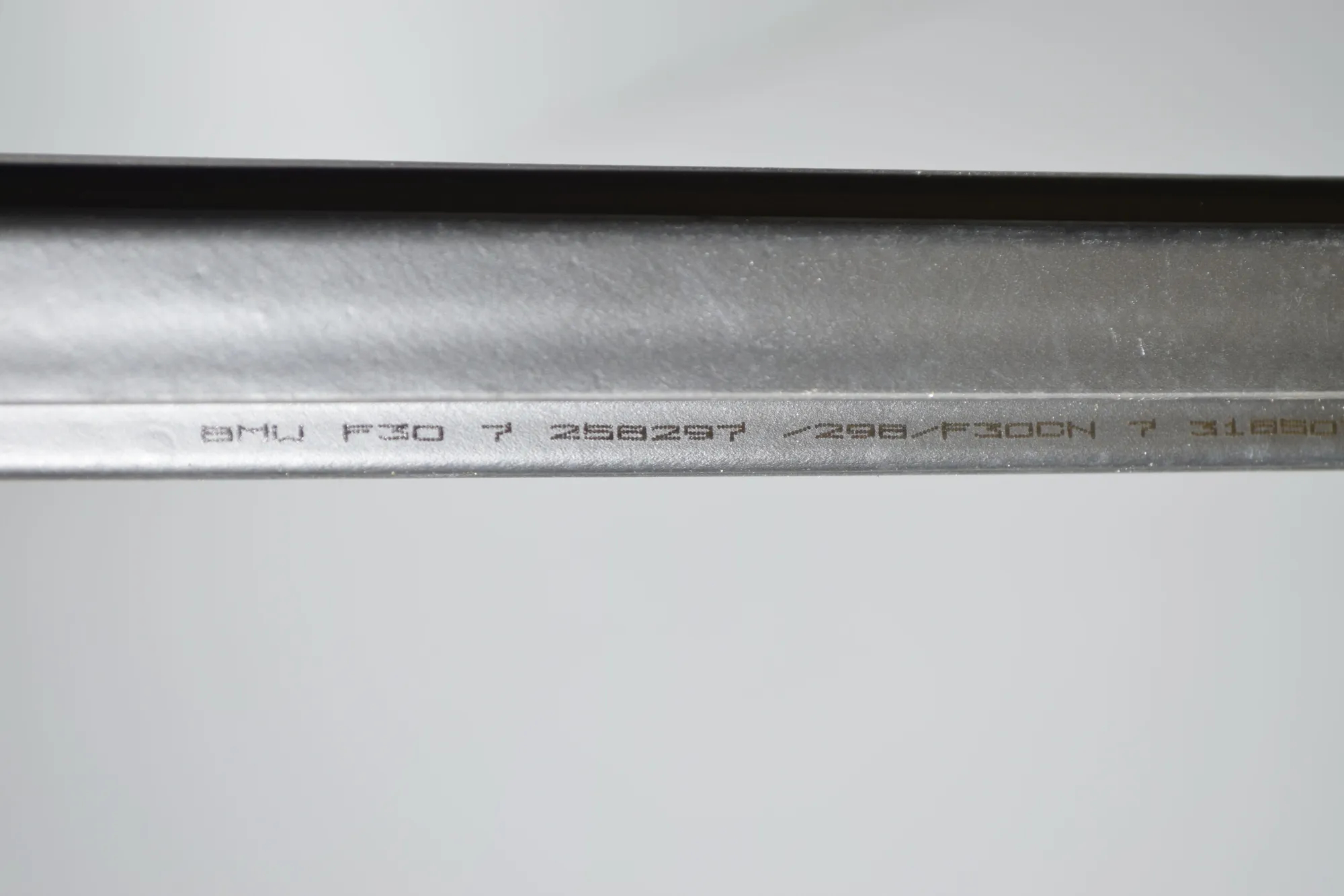 Rear Left Door Window Strip – OEM 7258297 · BMW 3 Touring (F31) 320 d xDrive 2017 – 5