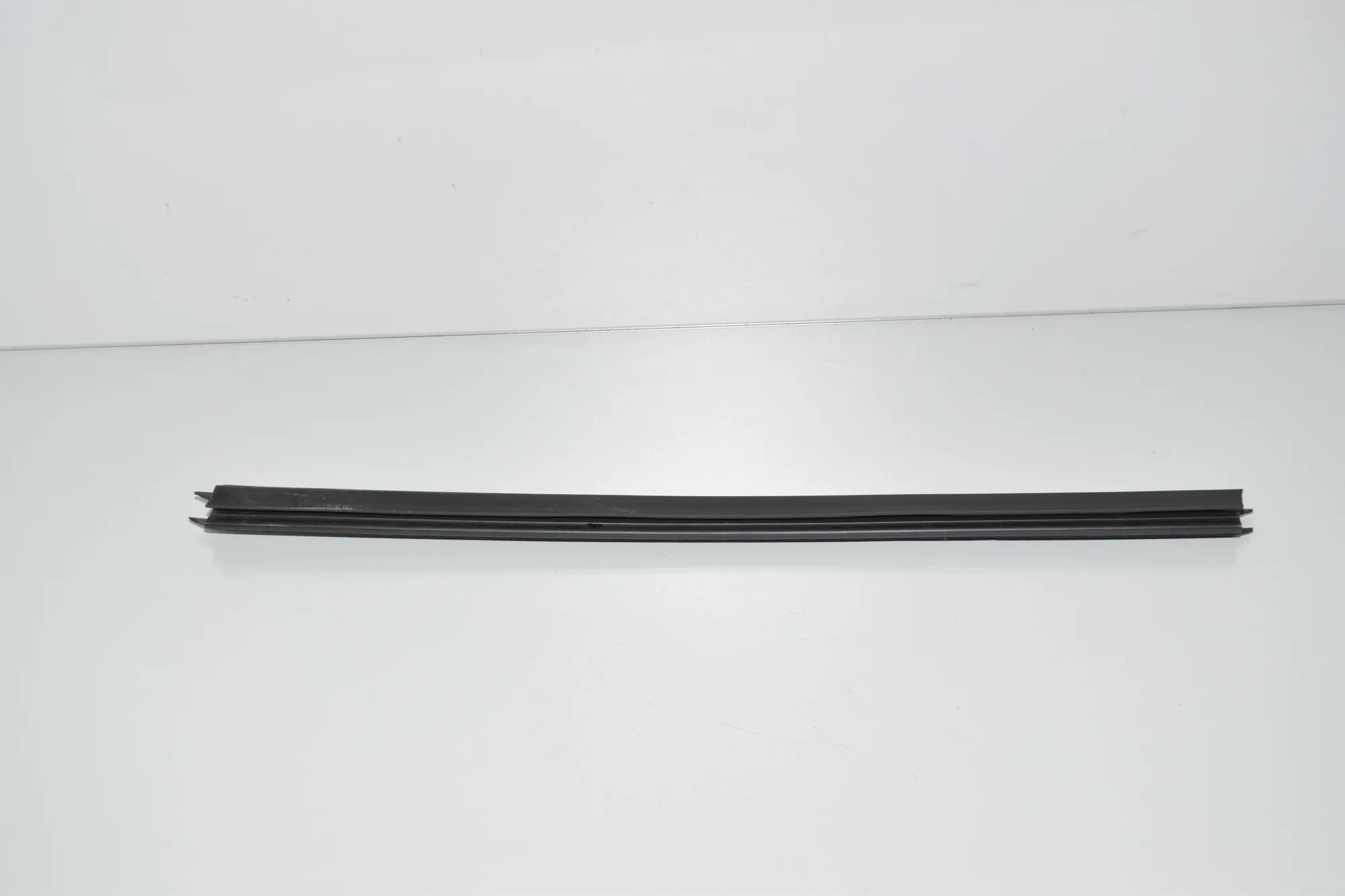 Rear Left Door Window Strip – OEM 7258297 · BMW 3 Touring (F31) 320 d xDrive 2017 – 3