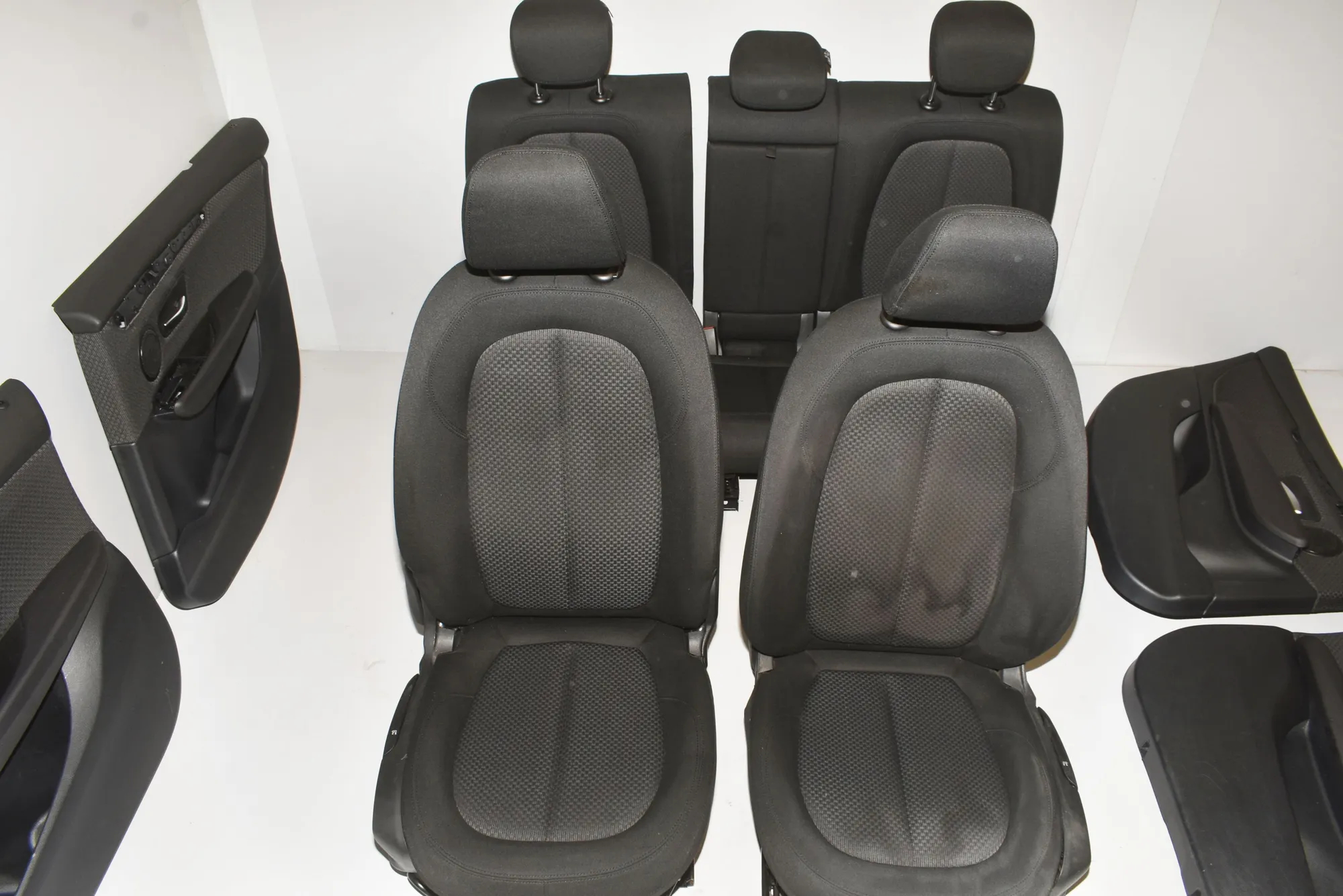 Seat set · BMW 2 Gran Tourer (F46) 218 d xDrive 2017 – 2