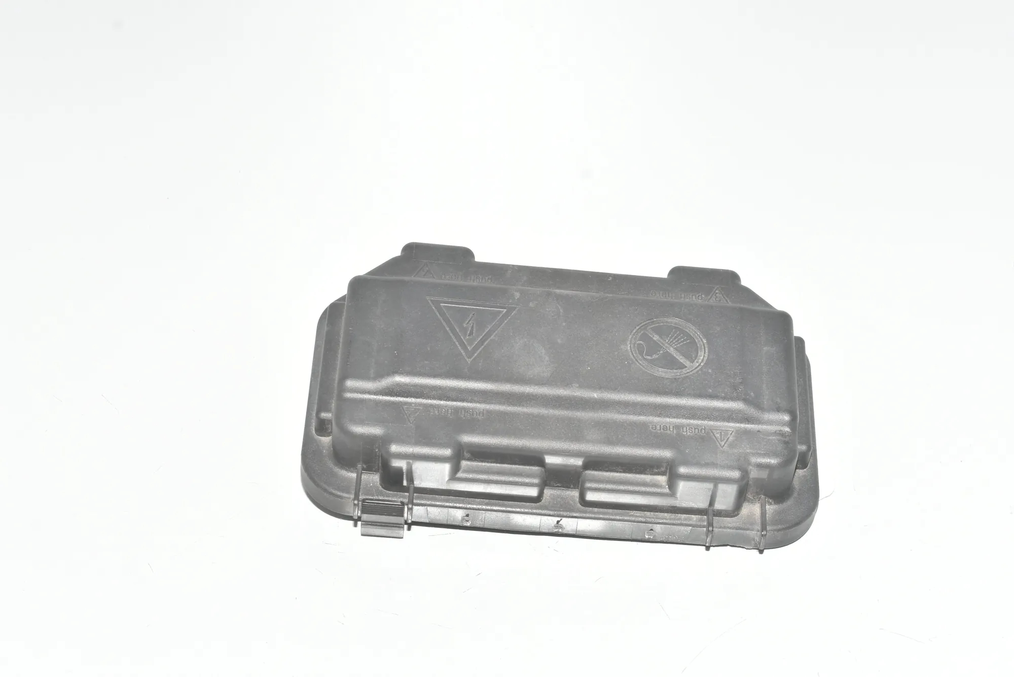 Fuse Box Cover – OEM 9224872 · BMW 4 Gran Coupe (F36) 420 i 2015