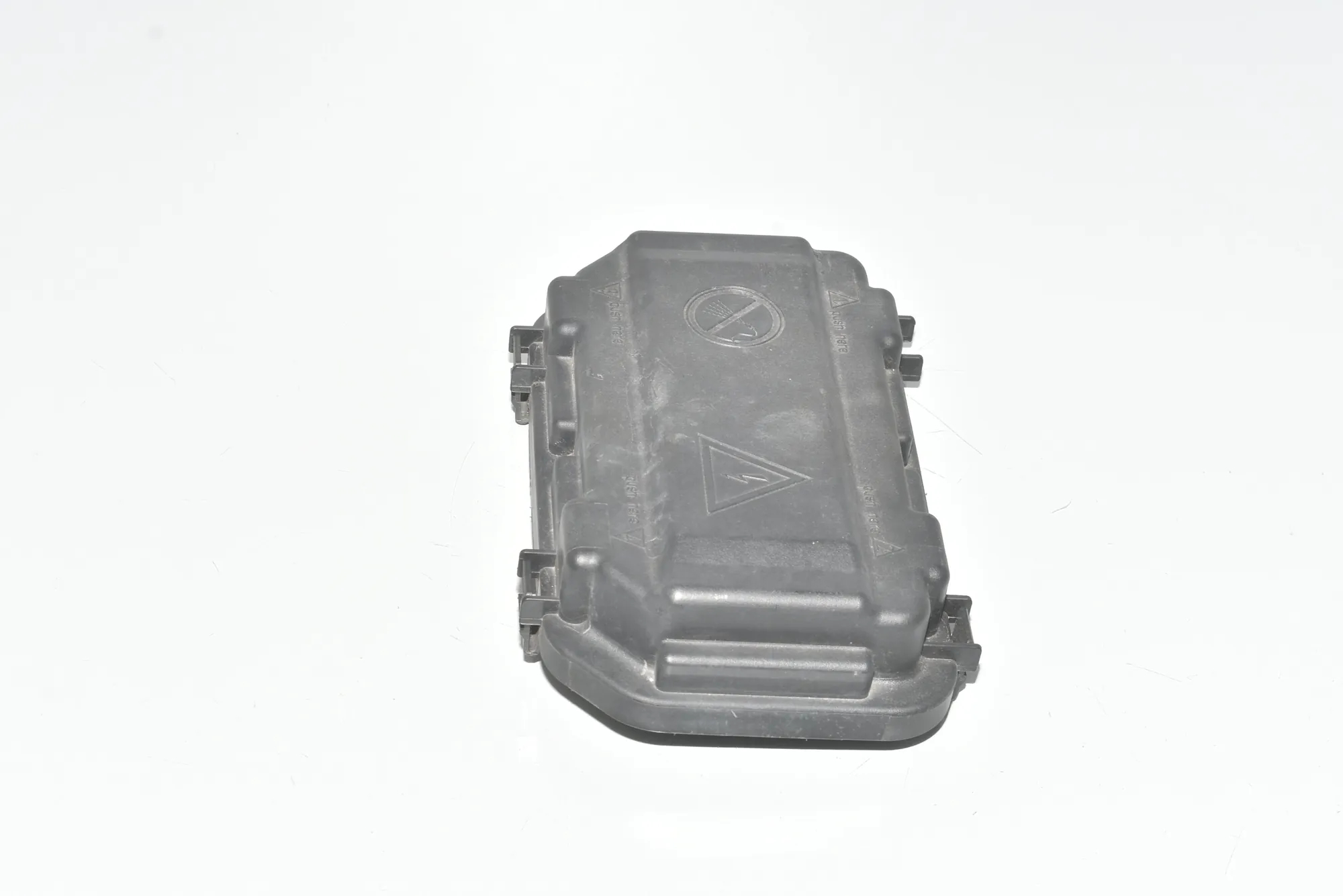 Fuse Box Cover – OEM 9224872 · BMW 4 Gran Coupe (F36) 420 i 2015 – 2