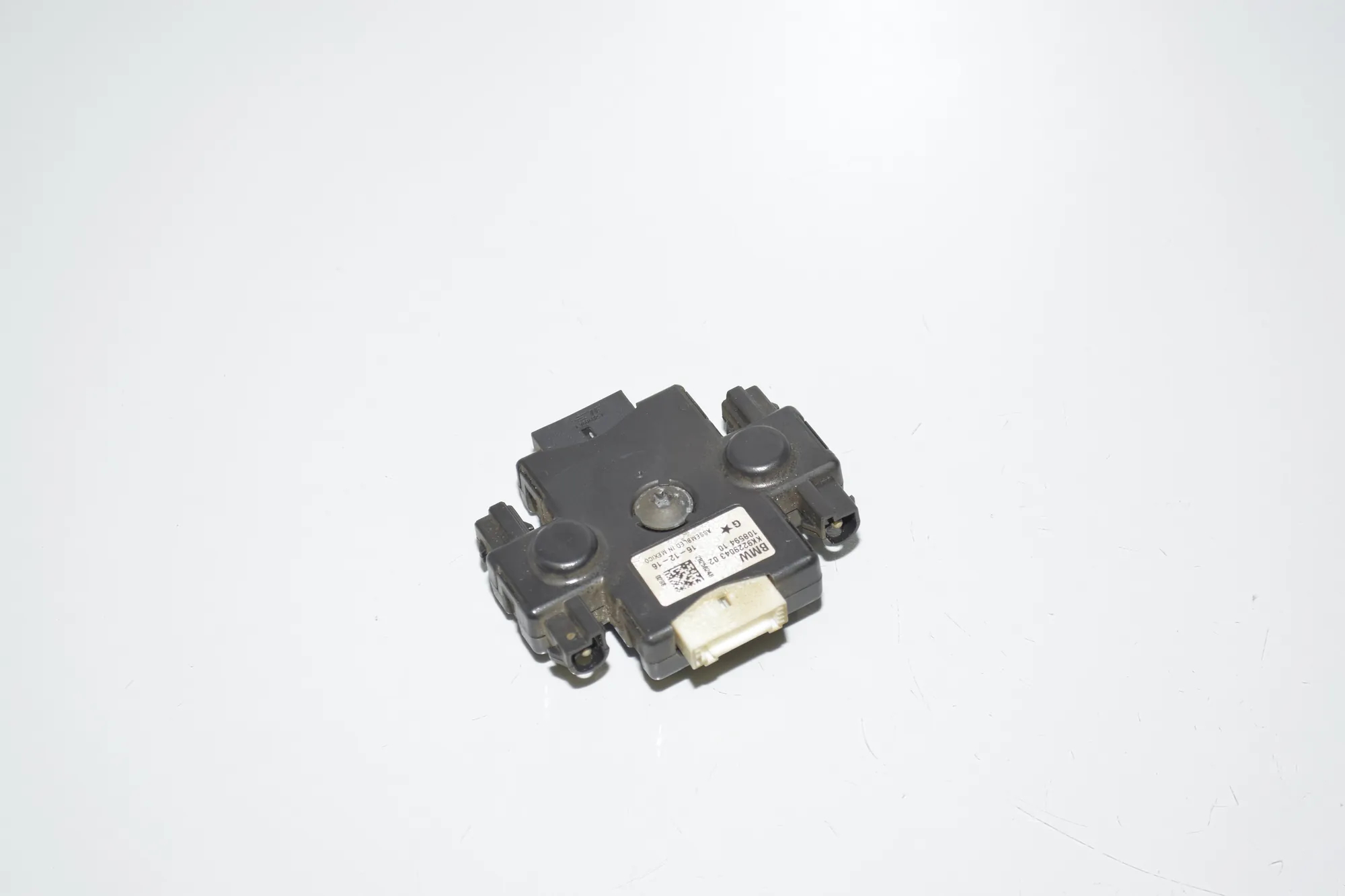 Antenna Amplifier – OEM 9229043 · BMW 3 Touring (F31) 320 d xDrive 2017 – 2