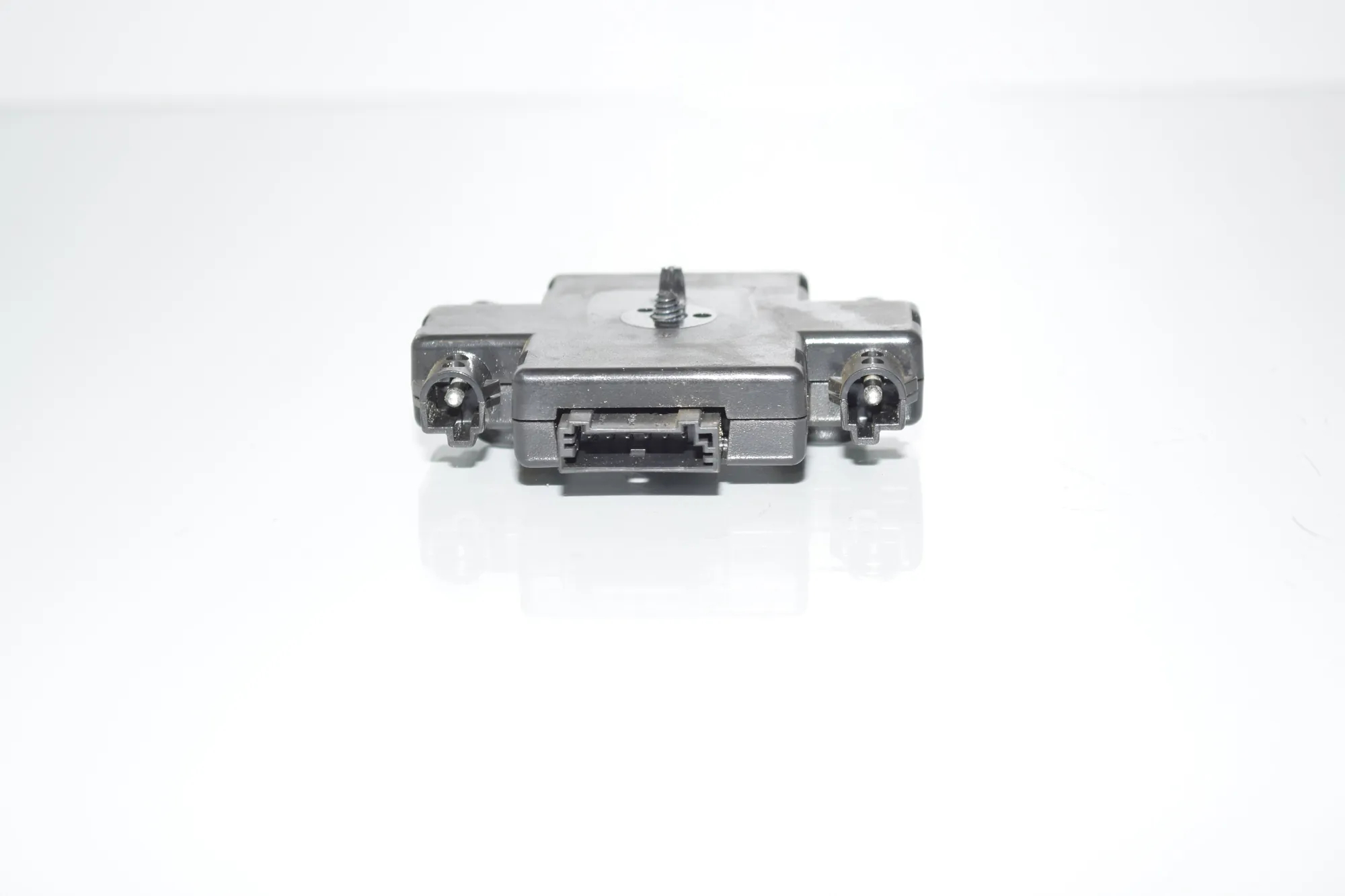 Antenna Amplifier – OEM 9229043 · BMW 3 Touring (F31) 320 d xDrive 2017 – 5