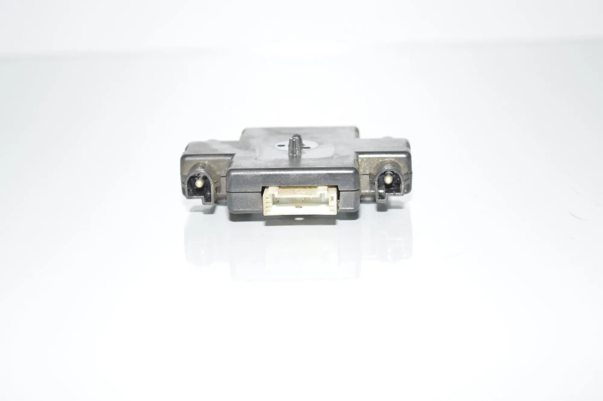 Antenna Amplifier – OEM 9229043 · BMW 3 Touring (F31) 320 d xDrive 2017 – 4