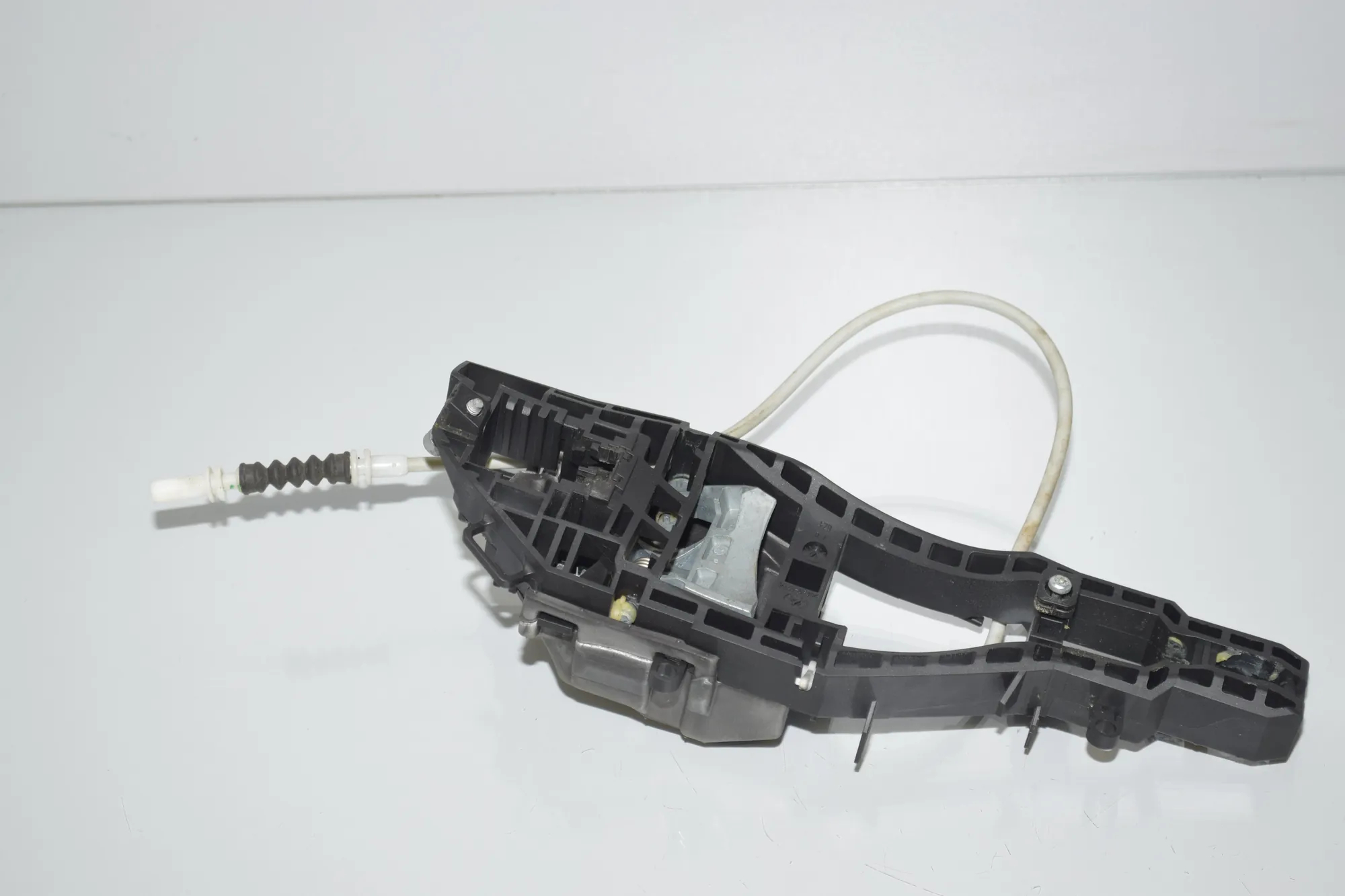 Rear Right Door Interior Handle Frame – OEM 51217242568 · BMW 3 Touring (F31) 320 d xDrive 2017 – 2