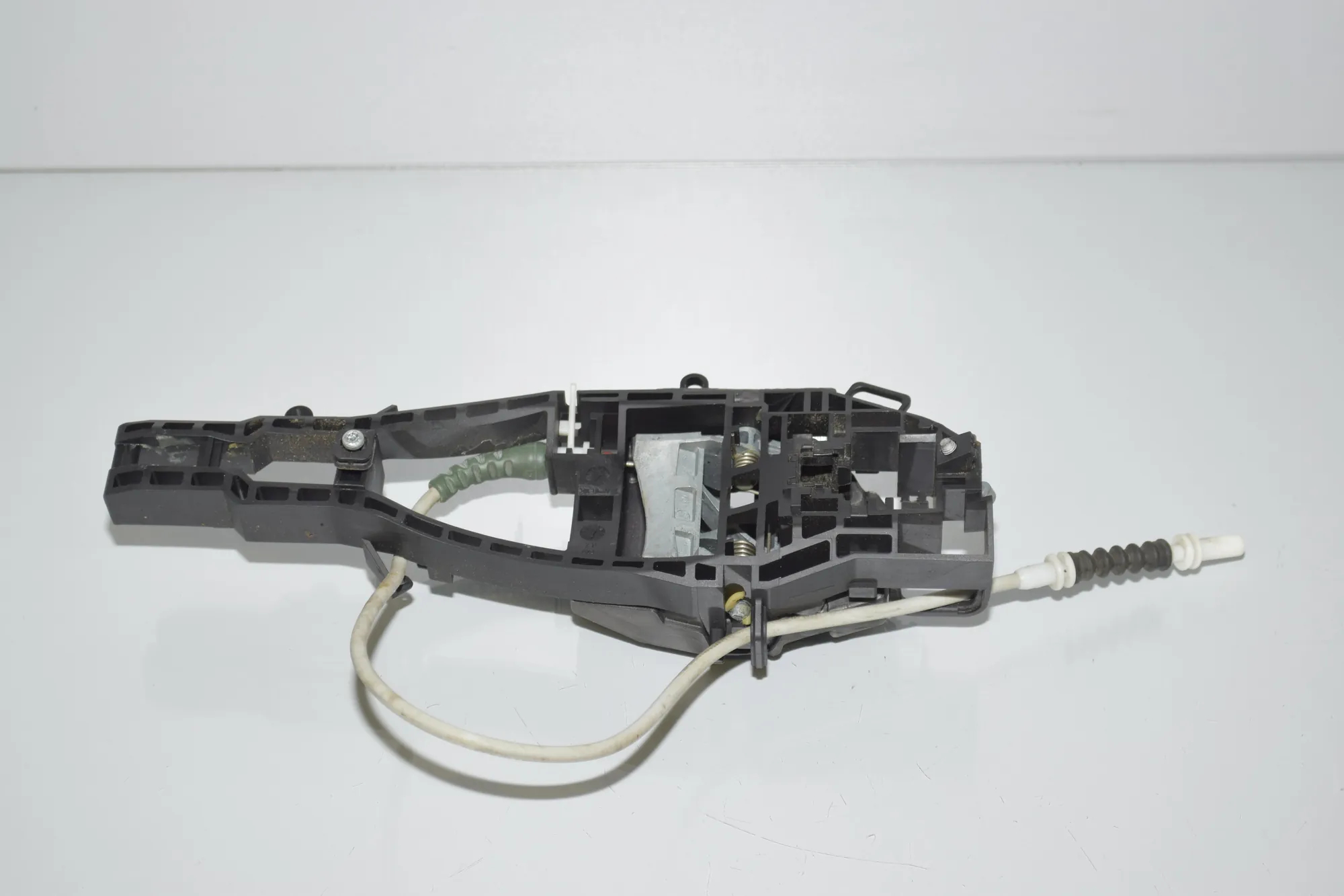 Rear Right Door Interior Handle Frame – OEM 51217242568 · BMW 3 Touring (F31) 320 d xDrive 2017 – 3