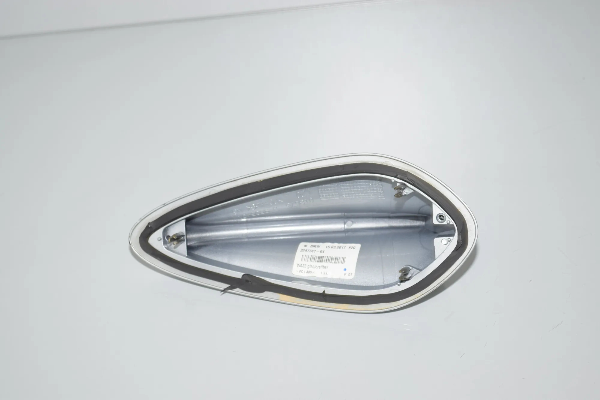 Antenna Trim – OEM 9247541 · BMW 3 Touring (F31) 320 d xDrive 2017 – 3