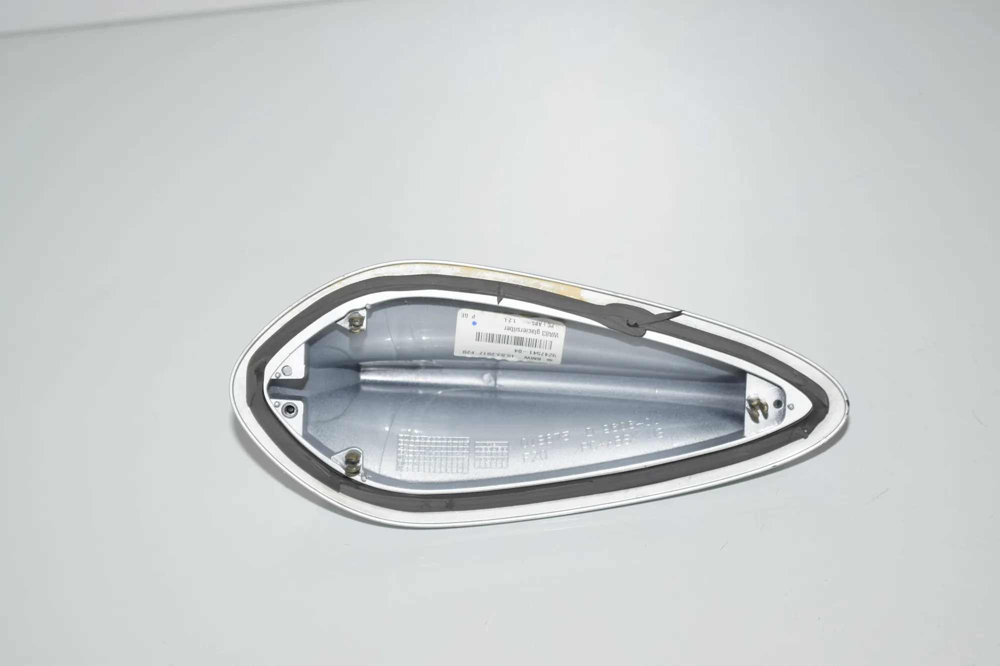 Antenna Trim – OEM 9247541 · BMW 3 Touring (F31) 320 d xDrive 2017 – 4