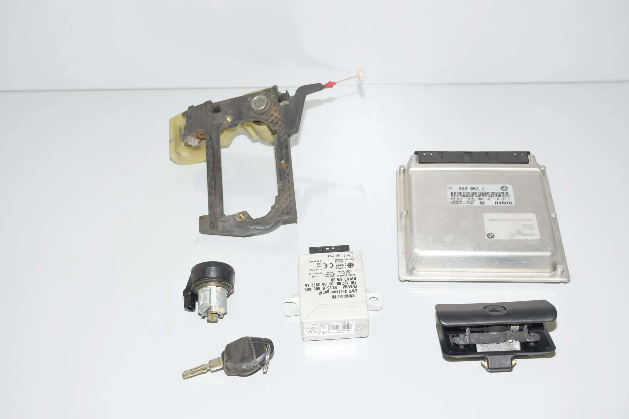 Engine Ignition ECU Set – OEM 6905667 · BMW 5 Touring (E39) 525 d 2003 – 2