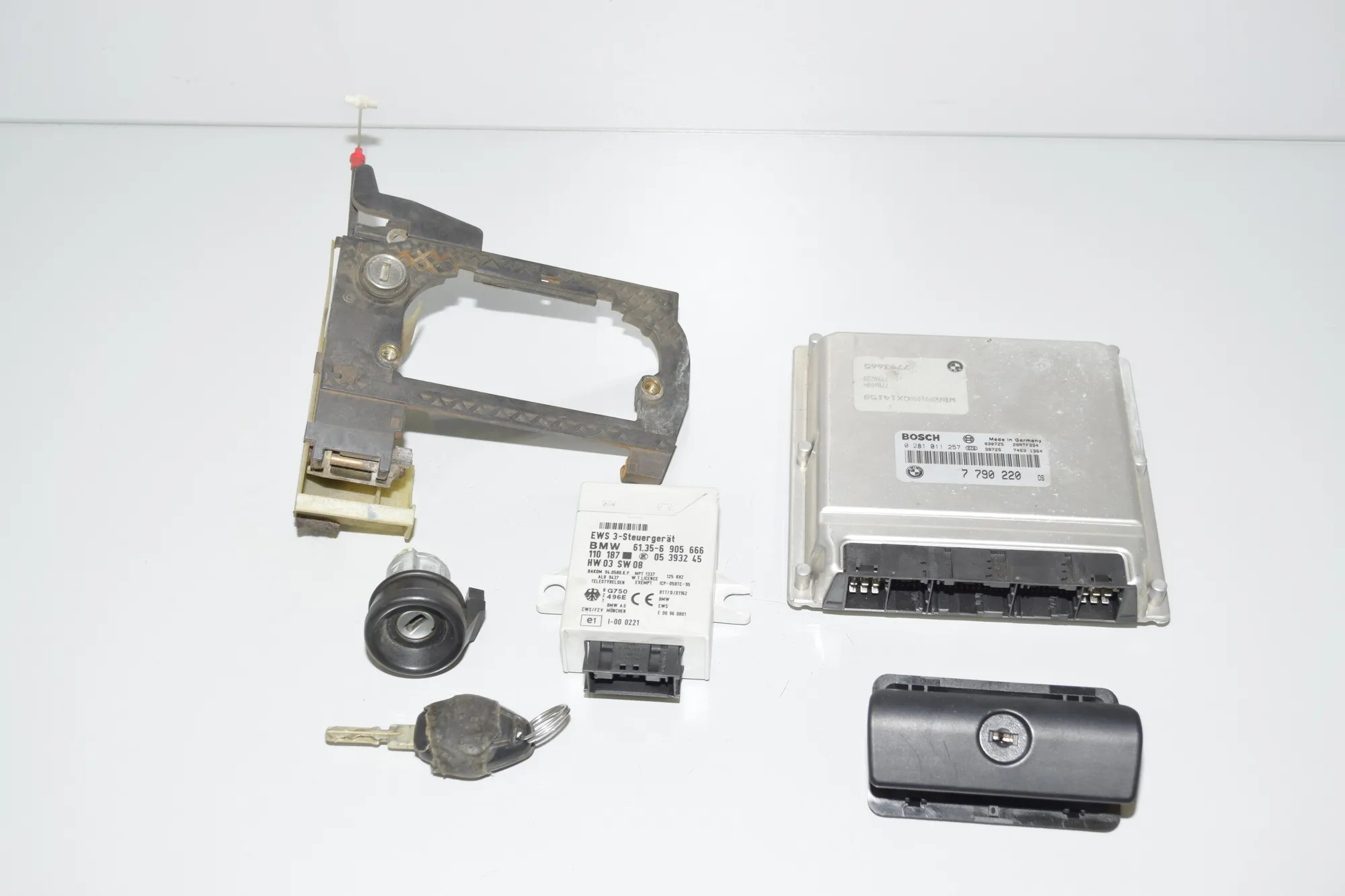 Engine Ignition ECU Set – OEM 6905667 · BMW 5 Touring (E39) 525 d 2003